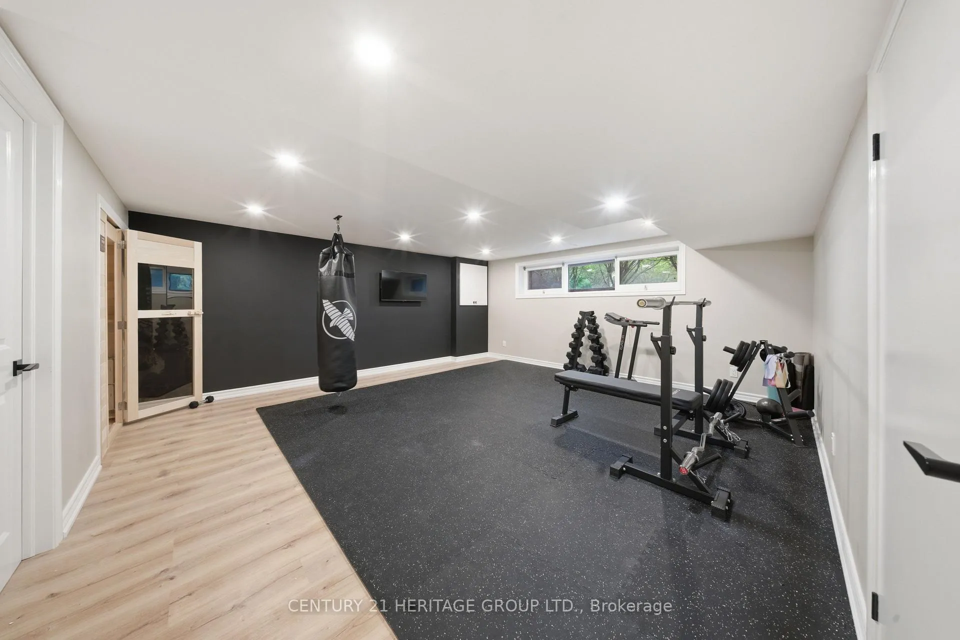 Photo 13 of 7 Cedar Crescent, Aurora, Aurora Village — HOMEH