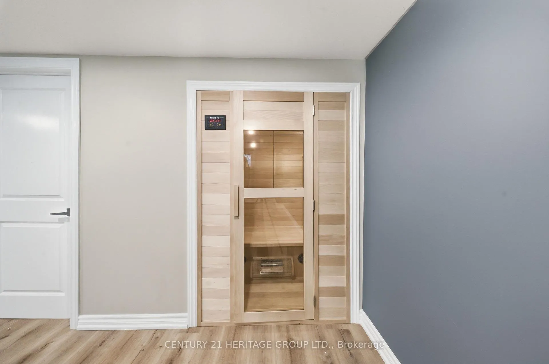 Photo 14 of 7 Cedar Crescent, Aurora, Aurora Village — HOMEH