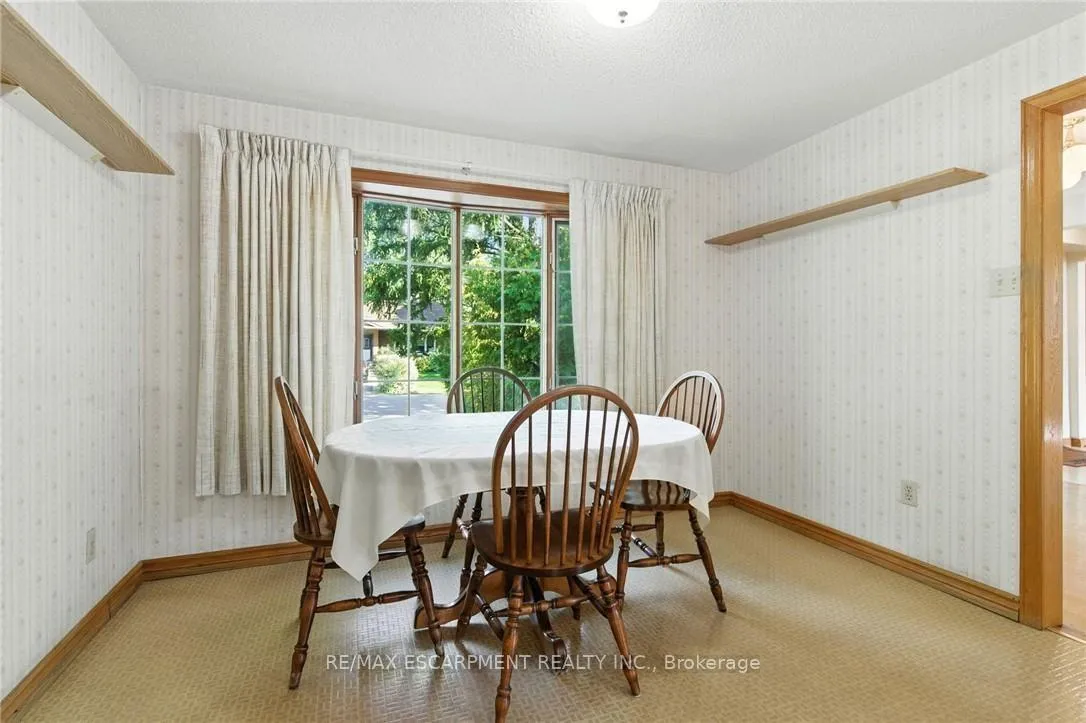 Photo 10 of 18 Jasper Drive, Hamilton, Stoney Creek — HOMEH
