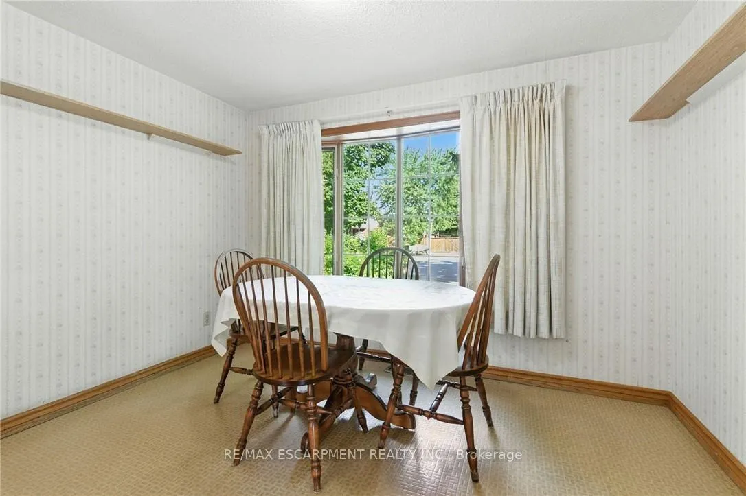Photo 11 of 18 Jasper Drive, Hamilton, Stoney Creek — HOMEH