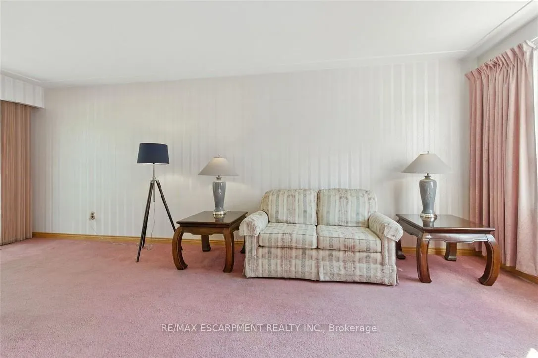 Photo 17 of 18 Jasper Drive, Hamilton, Stoney Creek — HOMEH