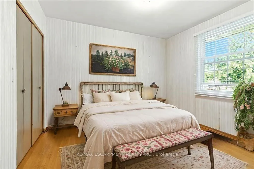 Photo 21 of 18 Jasper Drive, Hamilton, Stoney Creek — HOMEH