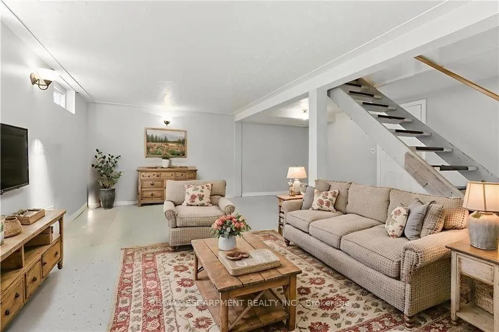 Photo 31 of 18 Jasper Drive, Hamilton, Stoney Creek — HOMEH