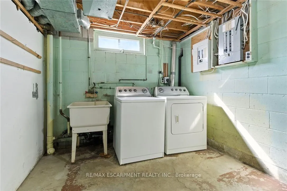 Photo 33 of 18 Jasper Drive, Hamilton, Stoney Creek — HOMEH