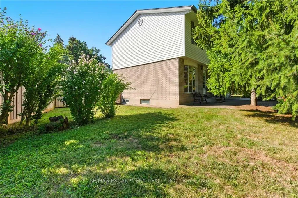 Photo 37 of 18 Jasper Drive, Hamilton, Stoney Creek — HOMEH