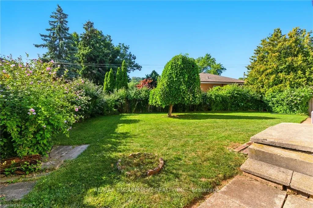 Photo 39 of 18 Jasper Drive, Hamilton, Stoney Creek — HOMEH
