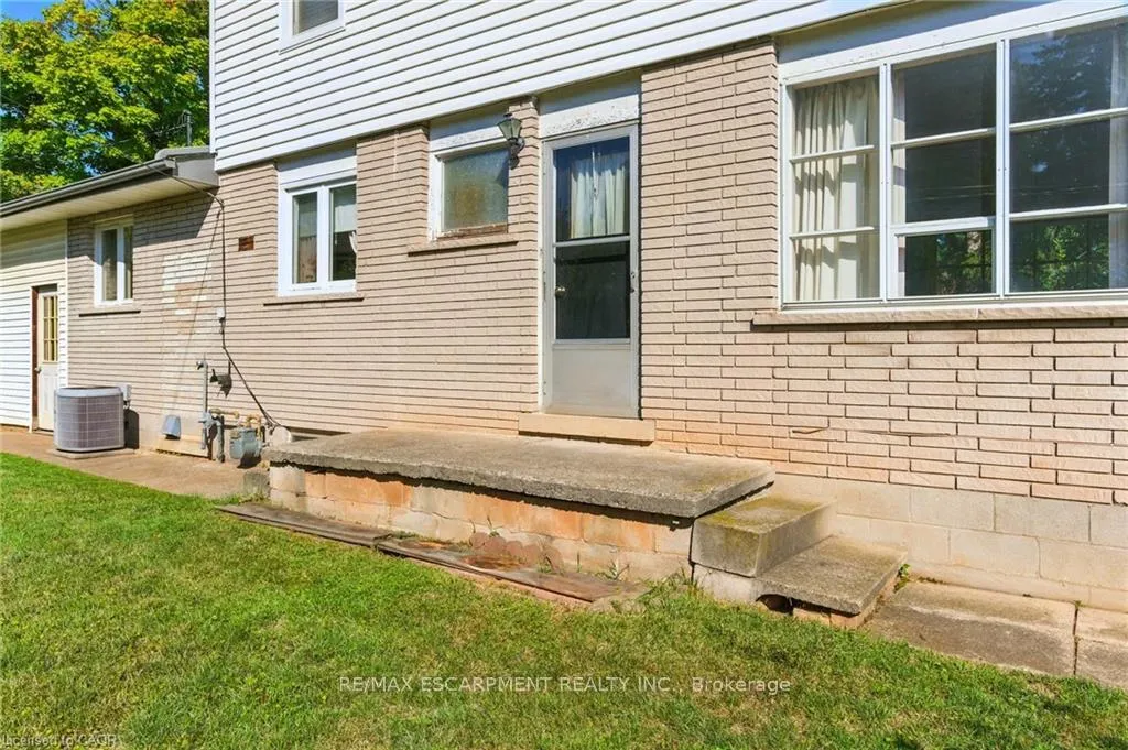 Photo 40 of 18 Jasper Drive, Hamilton, Stoney Creek — HOMEH