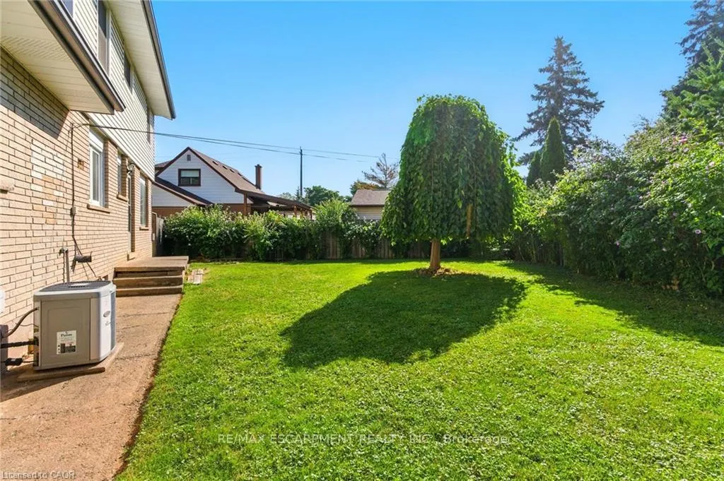 Photo 43 of 18 Jasper Drive, Hamilton, Stoney Creek — HOMEH