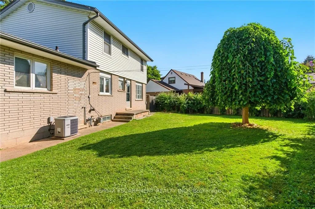 Photo 44 of 18 Jasper Drive, Hamilton, Stoney Creek — HOMEH
