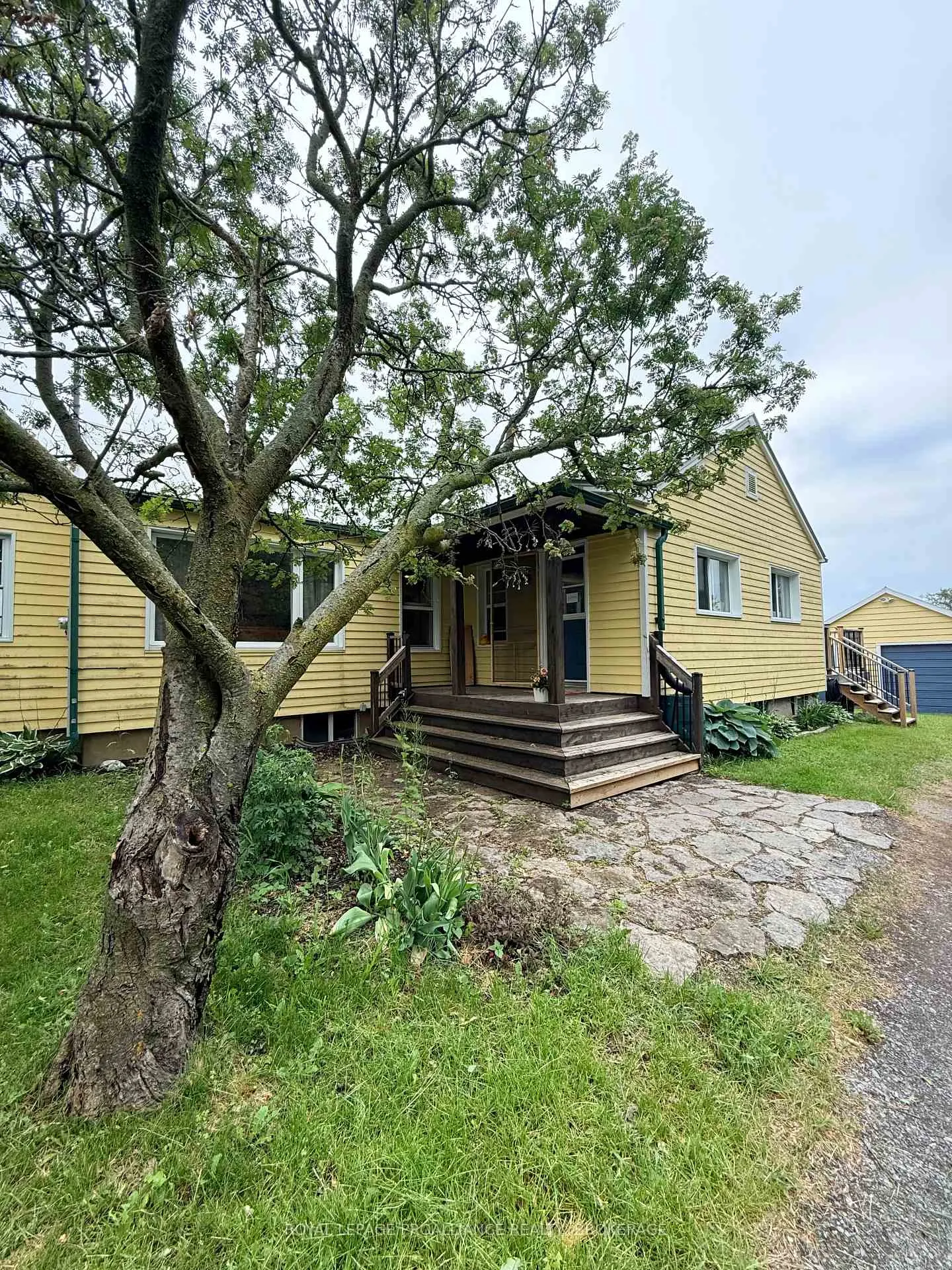 Photo 4 of 5790 County Road 2, Loyalist, Lennox and Addington - South — HOMEH