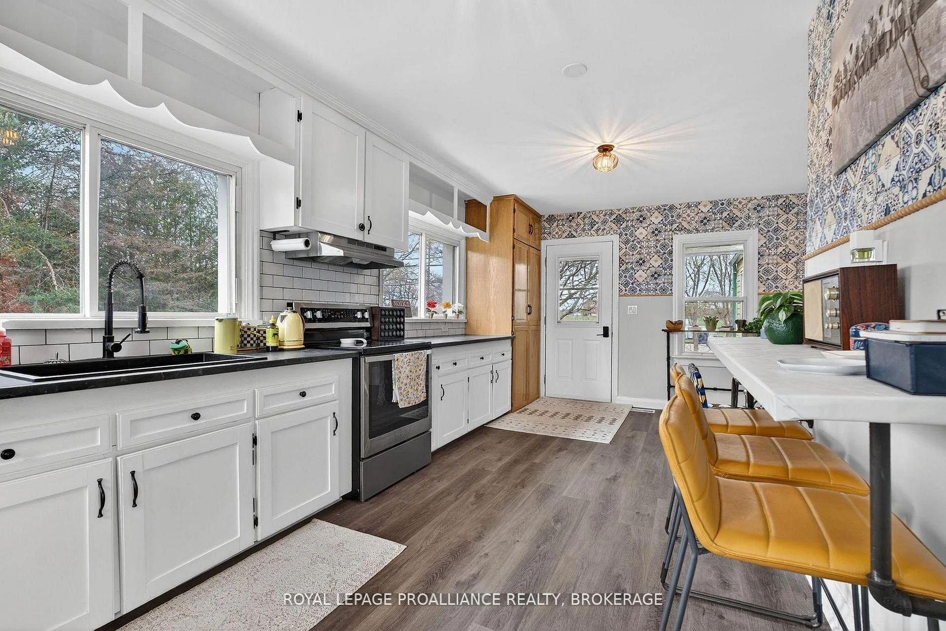 Photo 21 of 5790 County Road 2, Loyalist, Lennox and Addington - South — HOMEH
