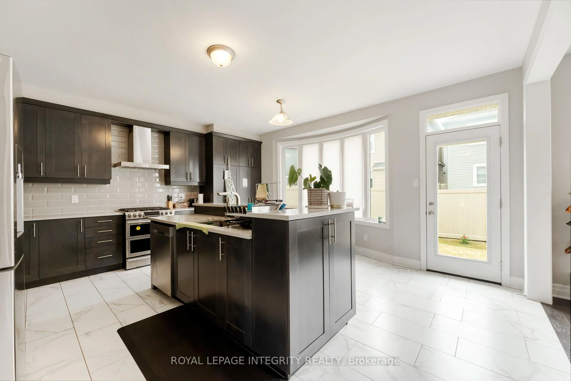 Photo 7 of 648 Pearl Dace Crescent, Ottawa, Barrhaven - Half Moon Bay — HOMEH