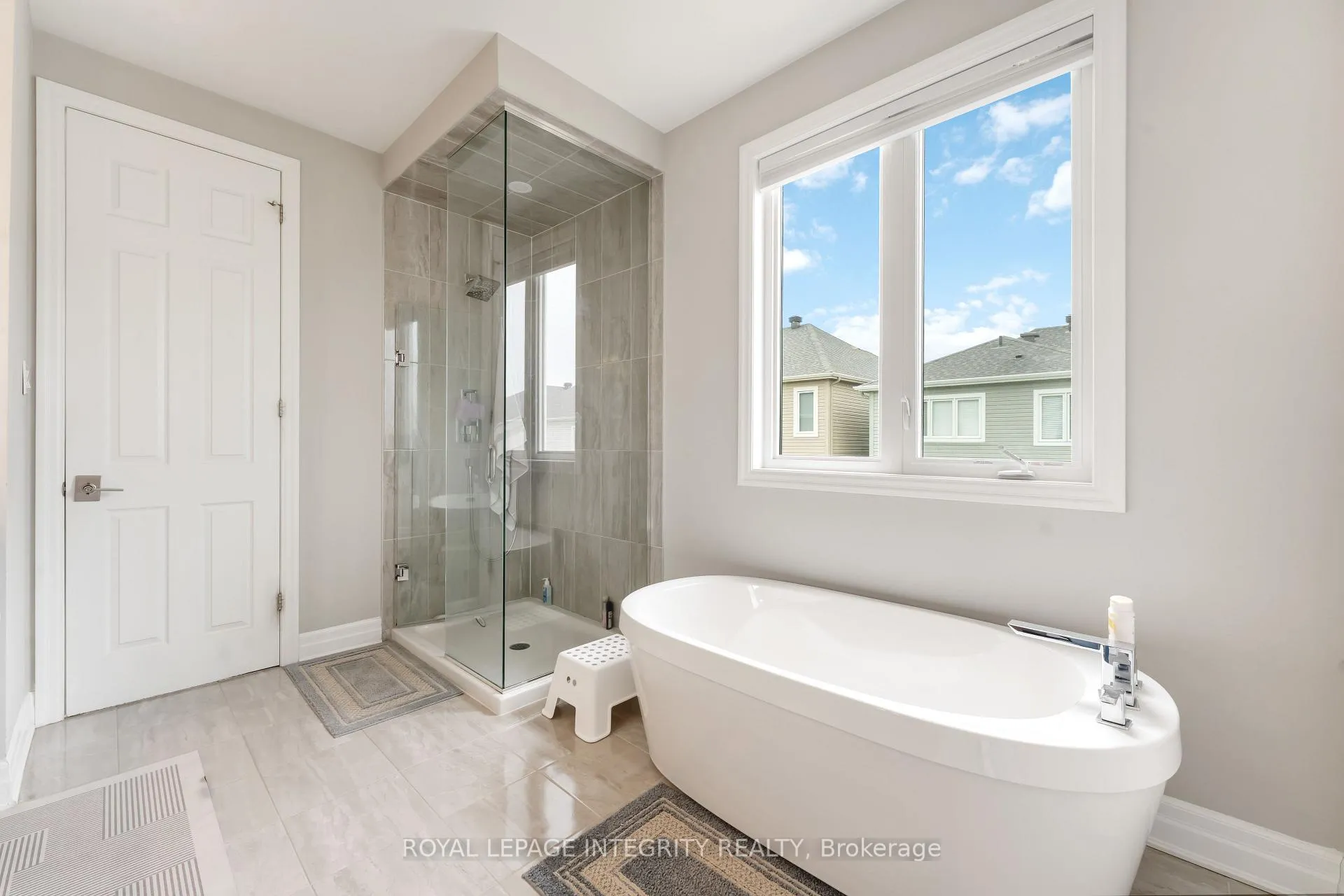 Photo 13 of 648 Pearl Dace Crescent, Ottawa, Barrhaven - Half Moon Bay — HOMEH