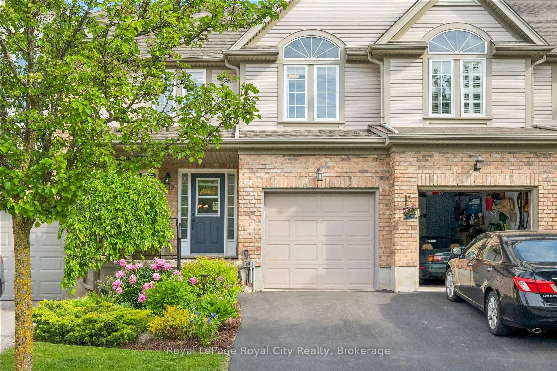 Photo 1 of 462 Lausanne Crescent, Waterloo, Beechwood West — HOMEH