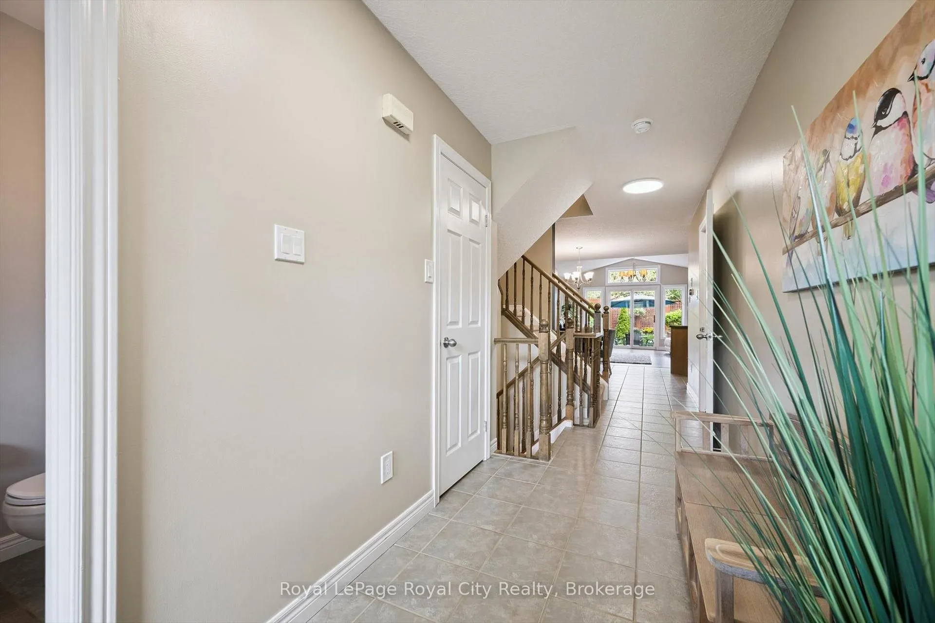 Photo 5 of 462 Lausanne Crescent, Waterloo, Beechwood West — HOMEH