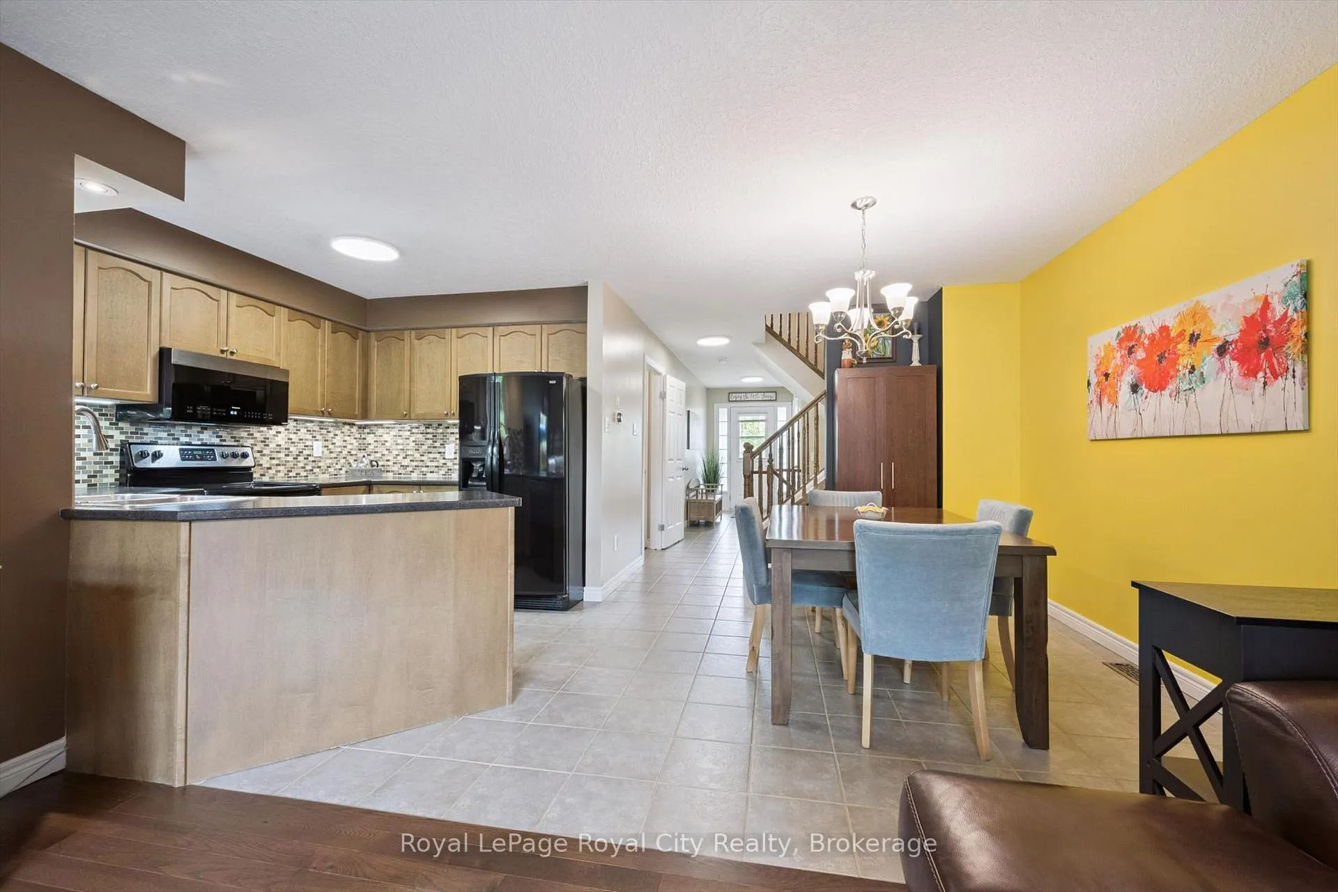 Photo 11 of 462 Lausanne Crescent, Waterloo, Beechwood West — HOMEH