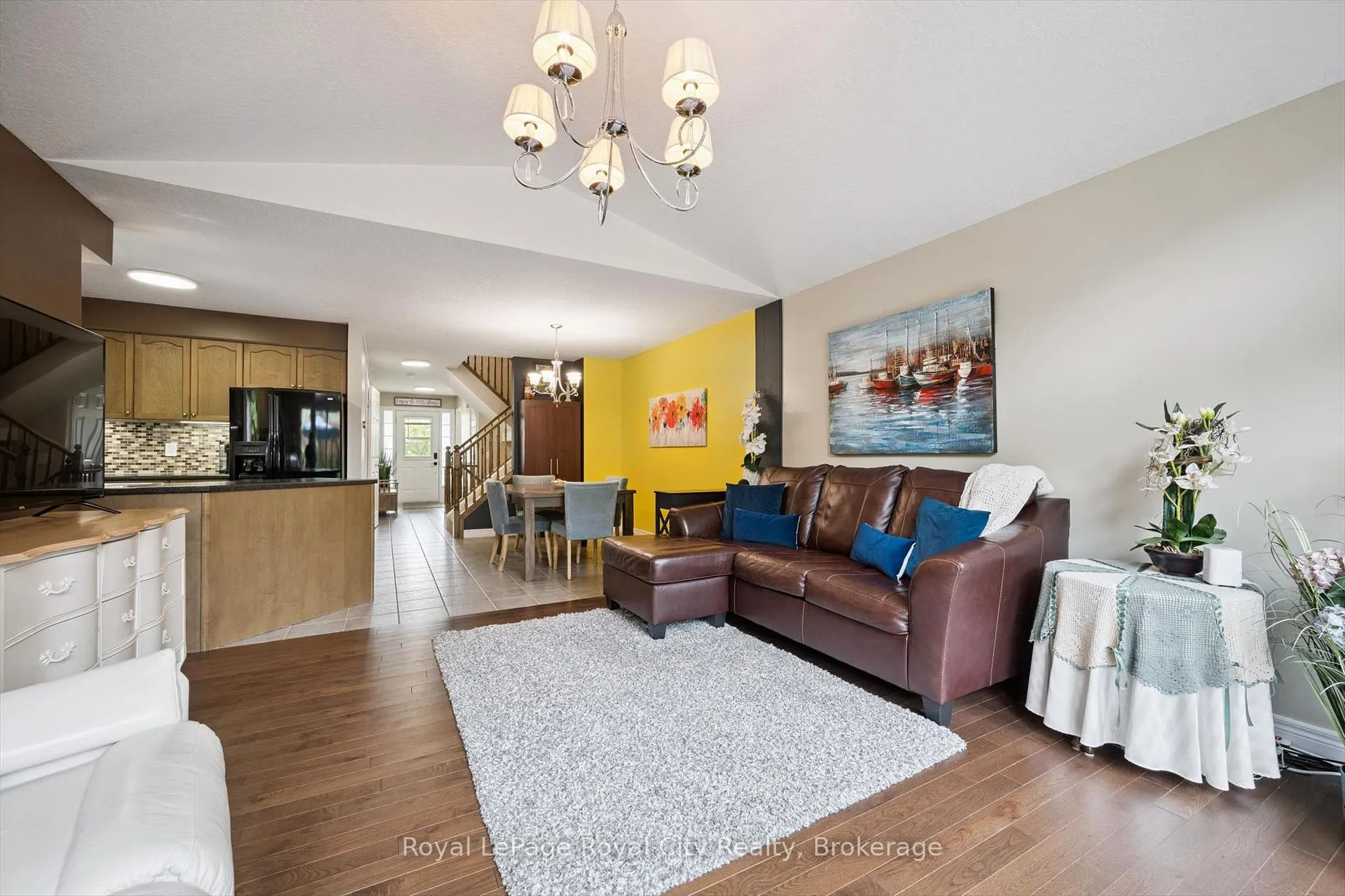 Photo 13 of 462 Lausanne Crescent, Waterloo, Beechwood West — HOMEH