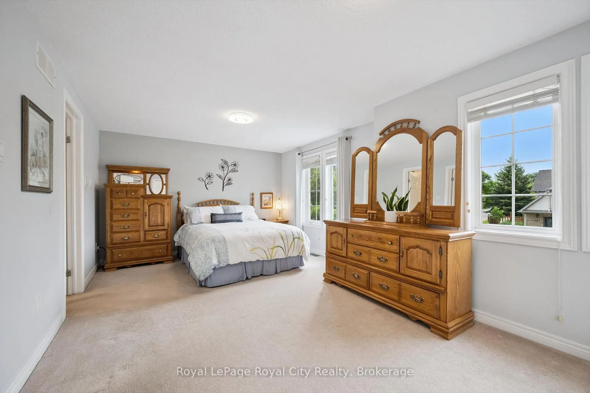 Photo 20 of 462 Lausanne Crescent, Waterloo, Beechwood West — HOMEH