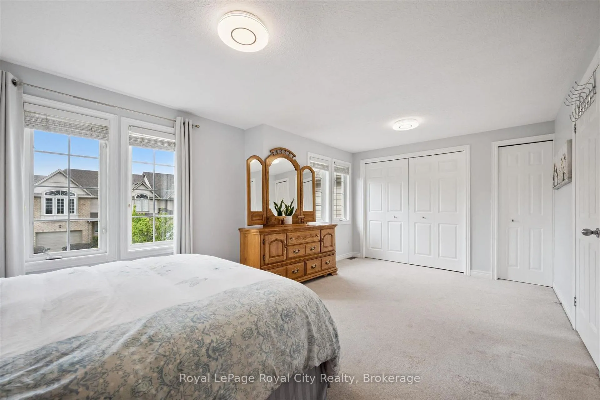 Photo 21 of 462 Lausanne Crescent, Waterloo, Beechwood West — HOMEH