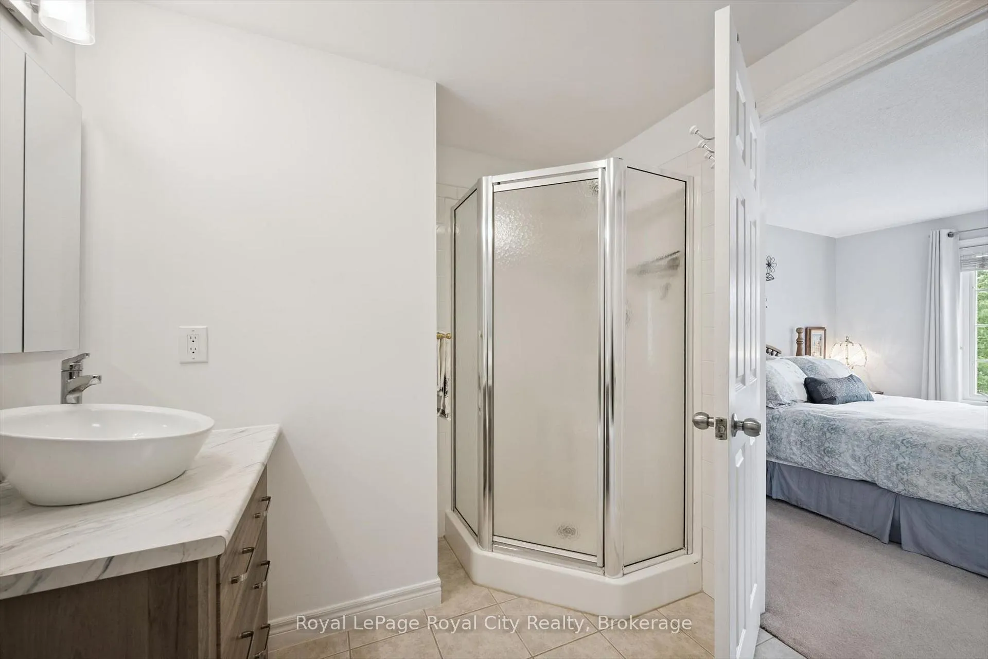 Photo 24 of 462 Lausanne Crescent, Waterloo, Beechwood West — HOMEH