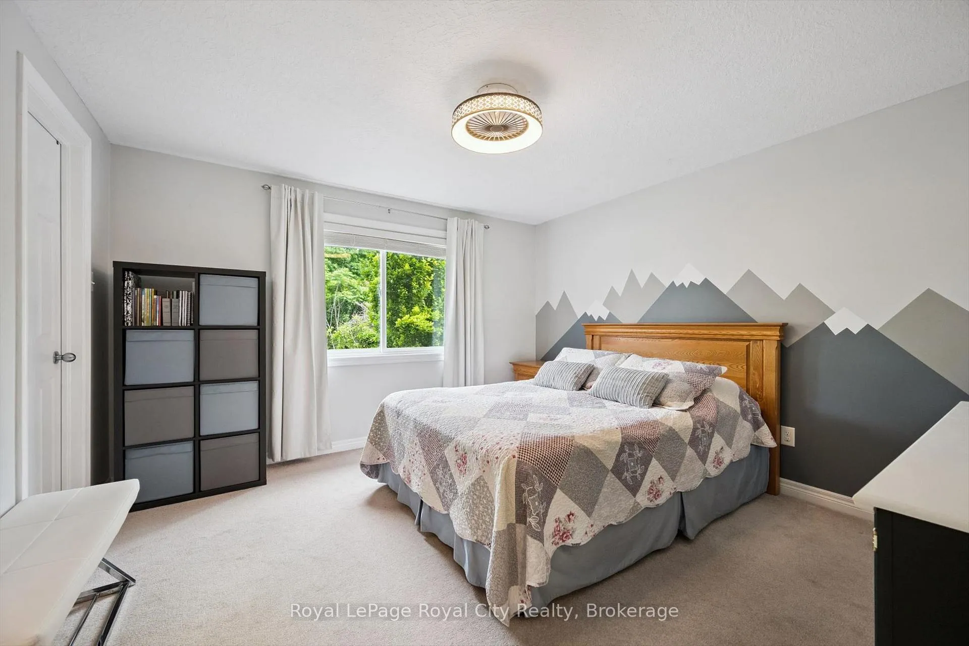 Photo 25 of 462 Lausanne Crescent, Waterloo, Beechwood West — HOMEH