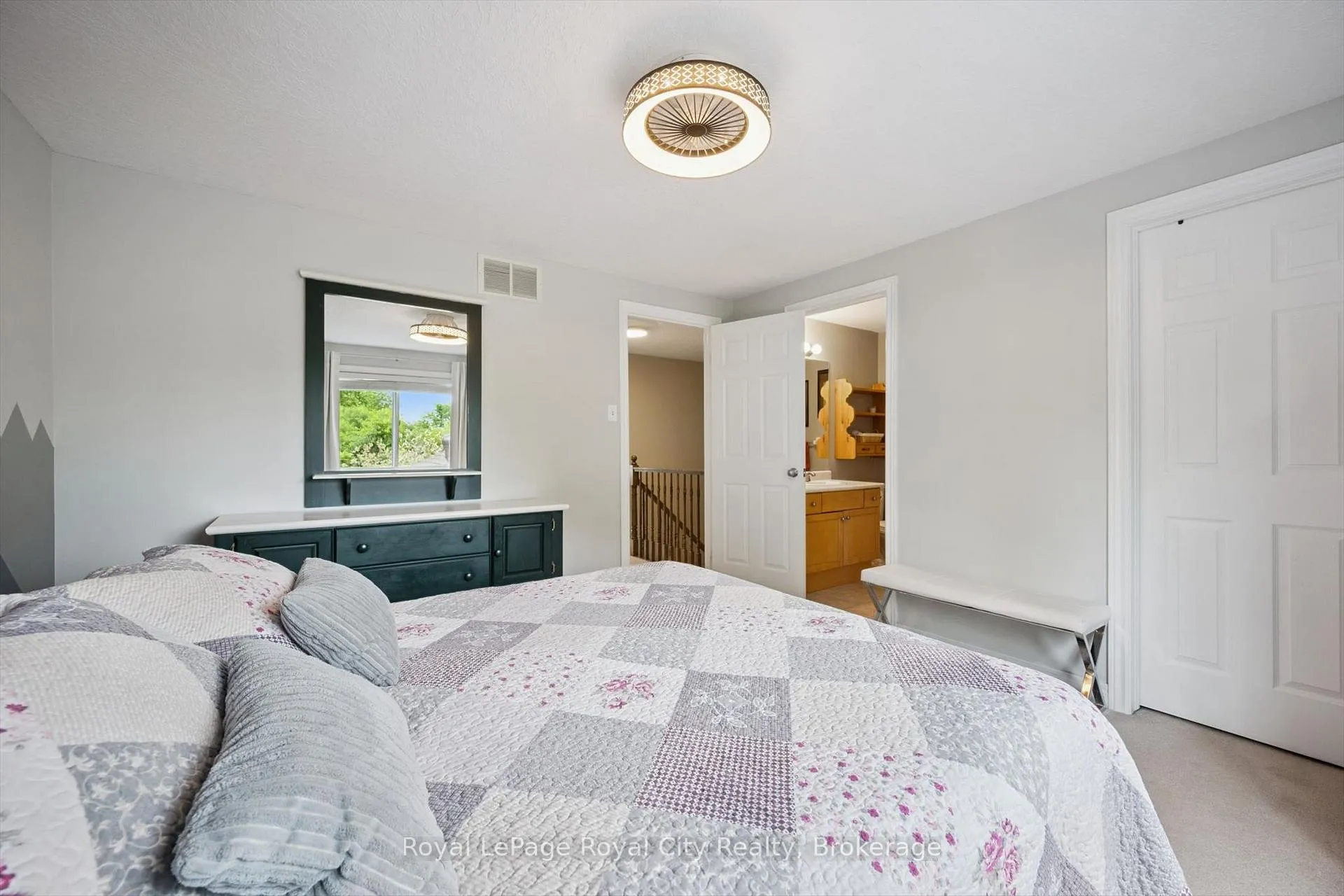 Photo 26 of 462 Lausanne Crescent, Waterloo, Beechwood West — HOMEH