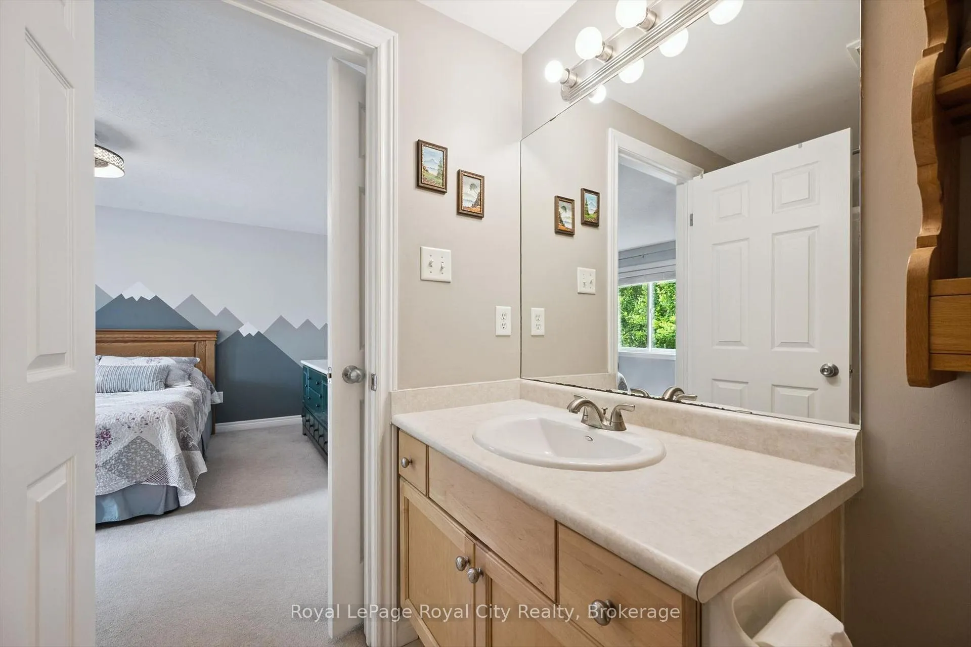 Photo 27 of 462 Lausanne Crescent, Waterloo, Beechwood West — HOMEH