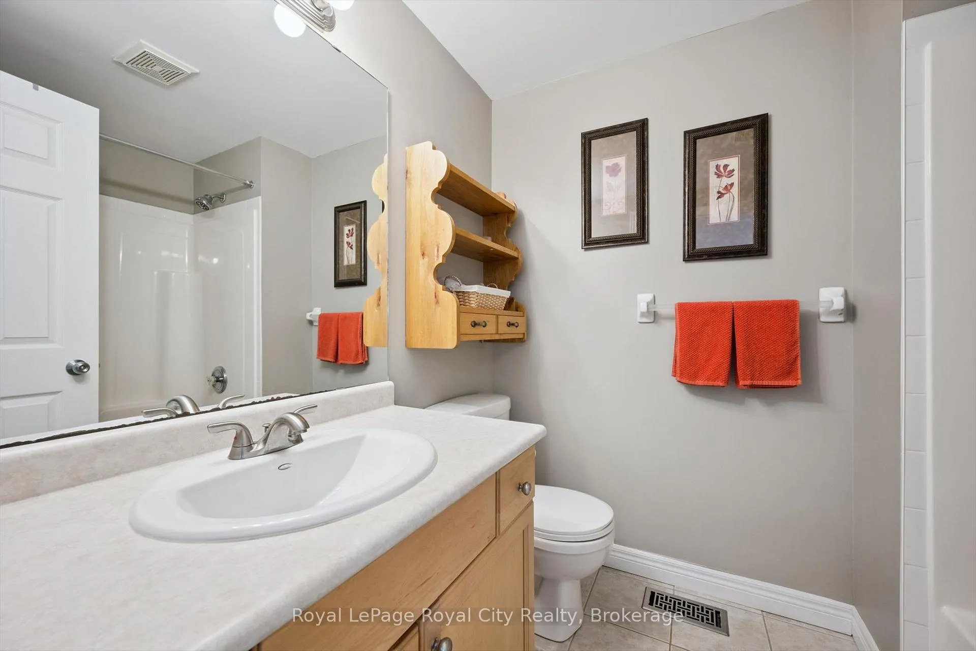 Photo 28 of 462 Lausanne Crescent, Waterloo, Beechwood West — HOMEH