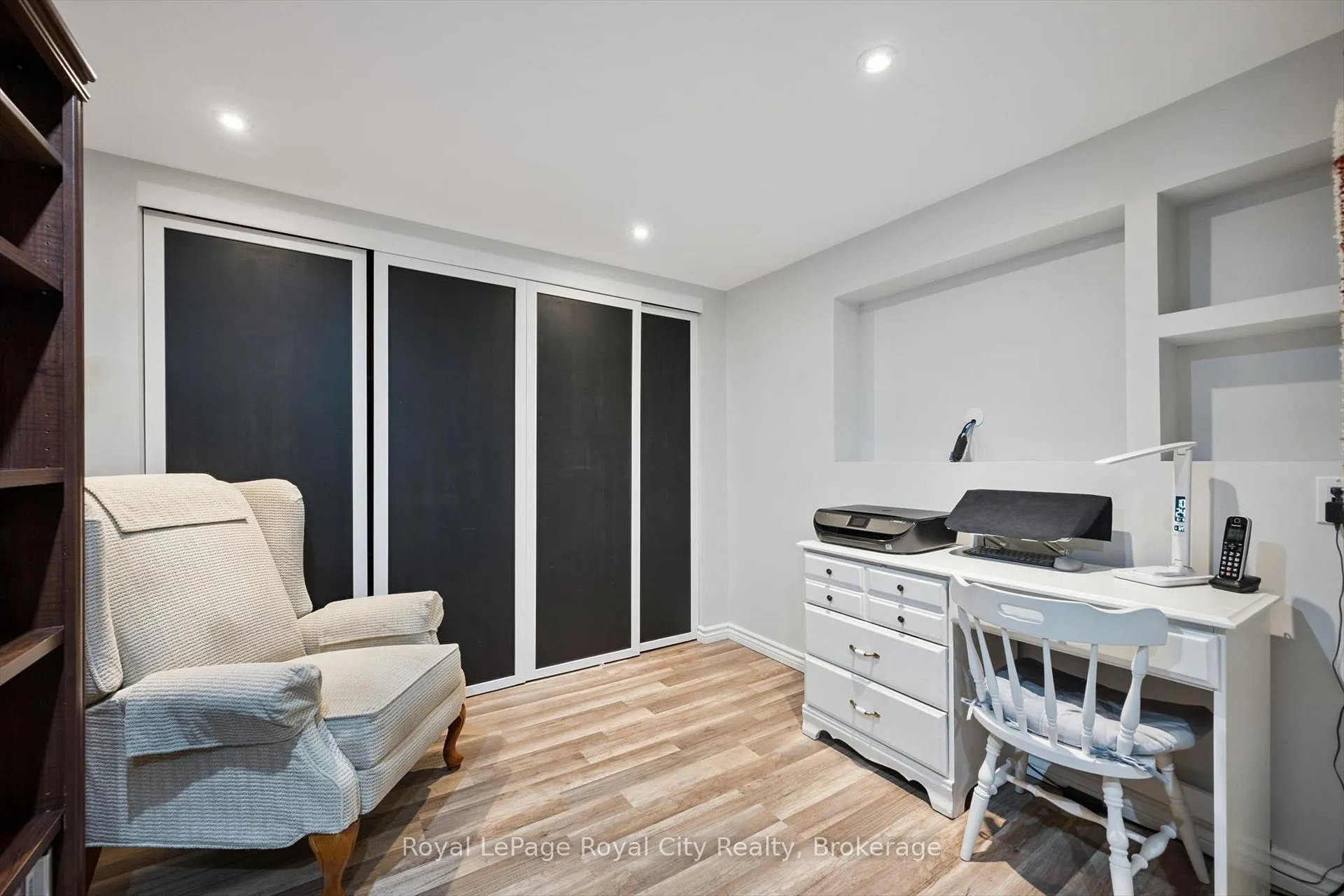 Photo 30 of 462 Lausanne Crescent, Waterloo, Beechwood West — HOMEH