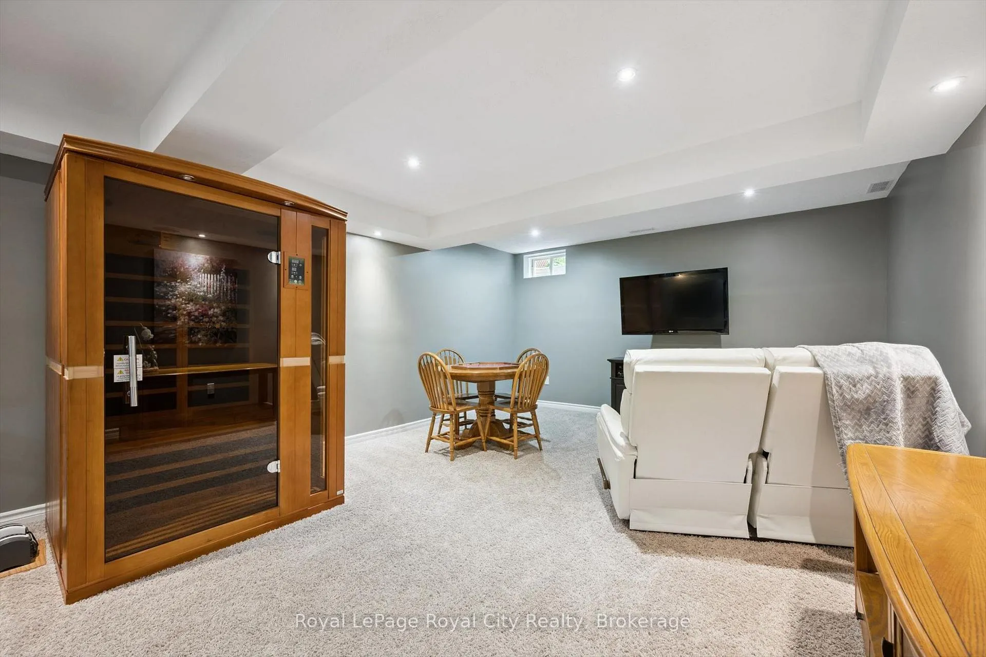 Photo 33 of 462 Lausanne Crescent, Waterloo, Beechwood West — HOMEH