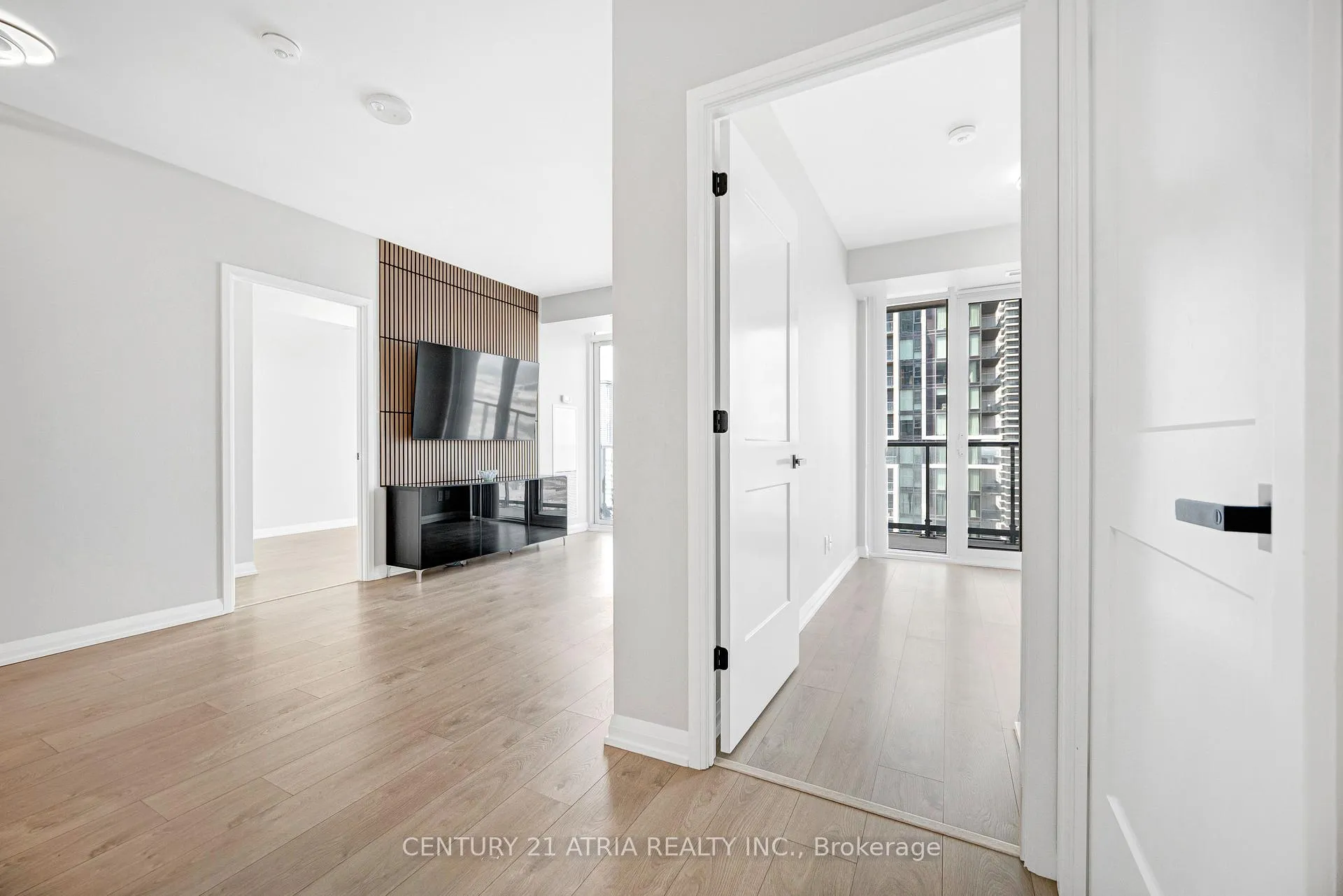 Photo 10 of Unit 2508, 7895 Jane Street, Vaughan, Concord — HOMEH