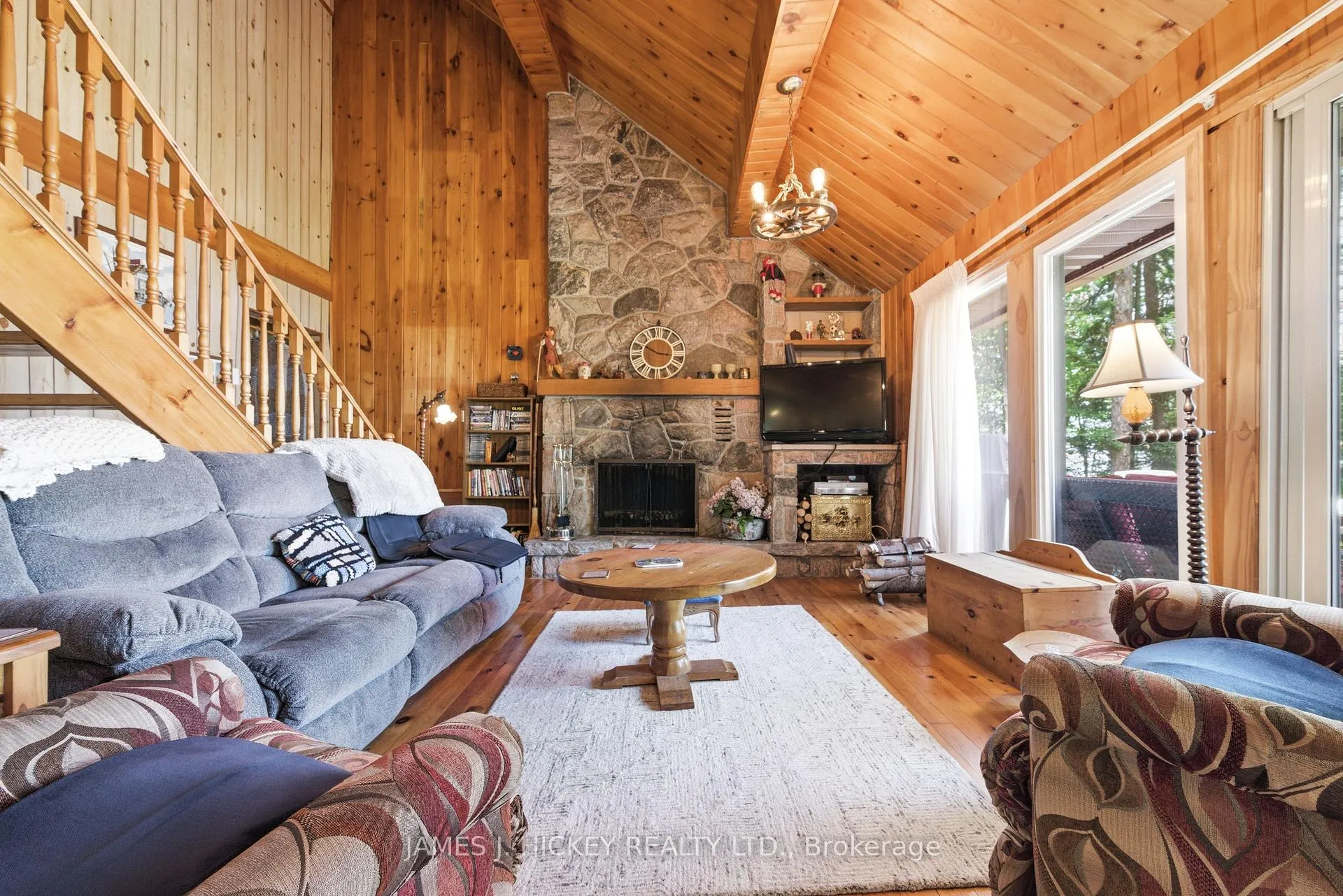 Photo 3 of 31 Beaverbrook Lane, Deep River — HOMEH