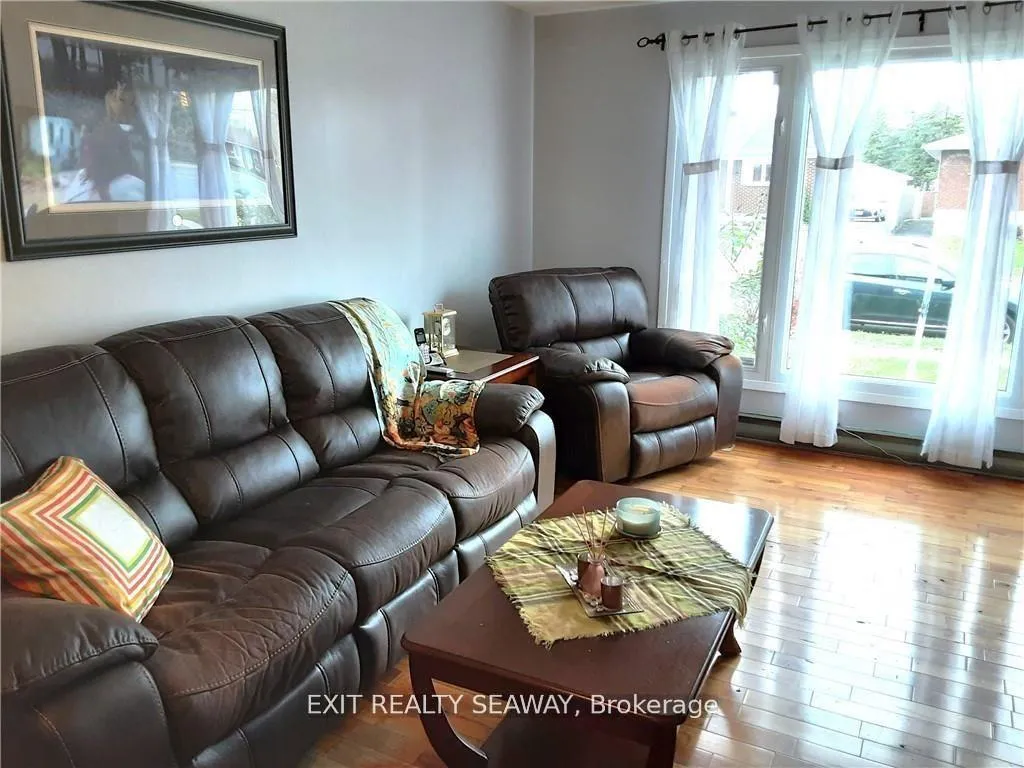 Photo 5 of 400 Lynwood Drive, Cornwall — HOMEH