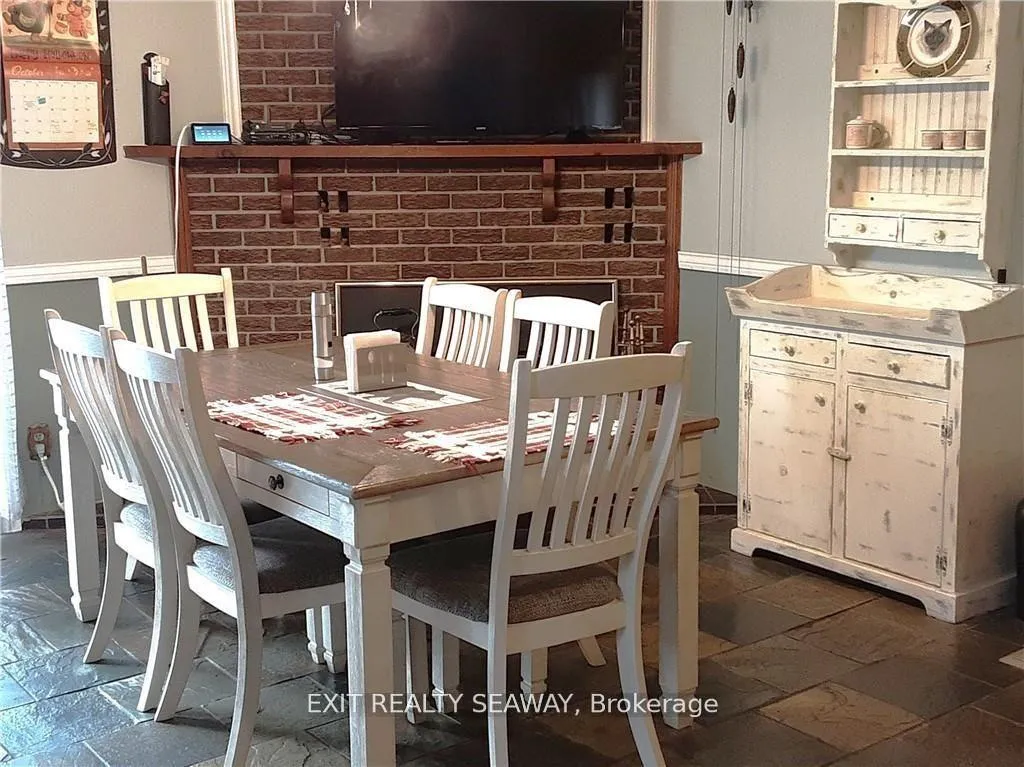 Photo 8 of 400 Lynwood Drive, Cornwall — HOMEH
