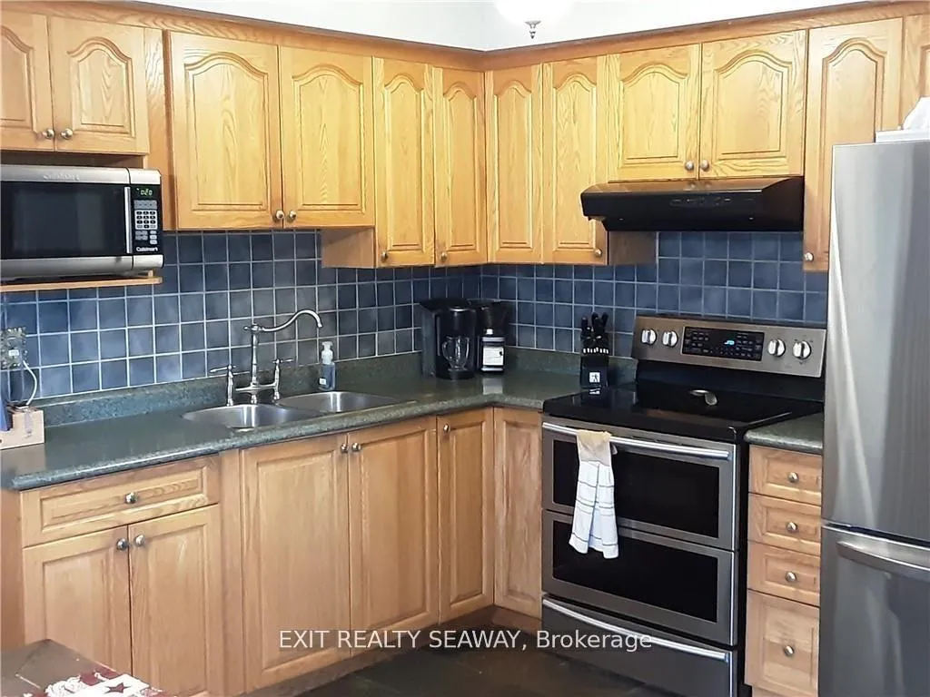 Photo 10 of 400 Lynwood Drive, Cornwall — HOMEH