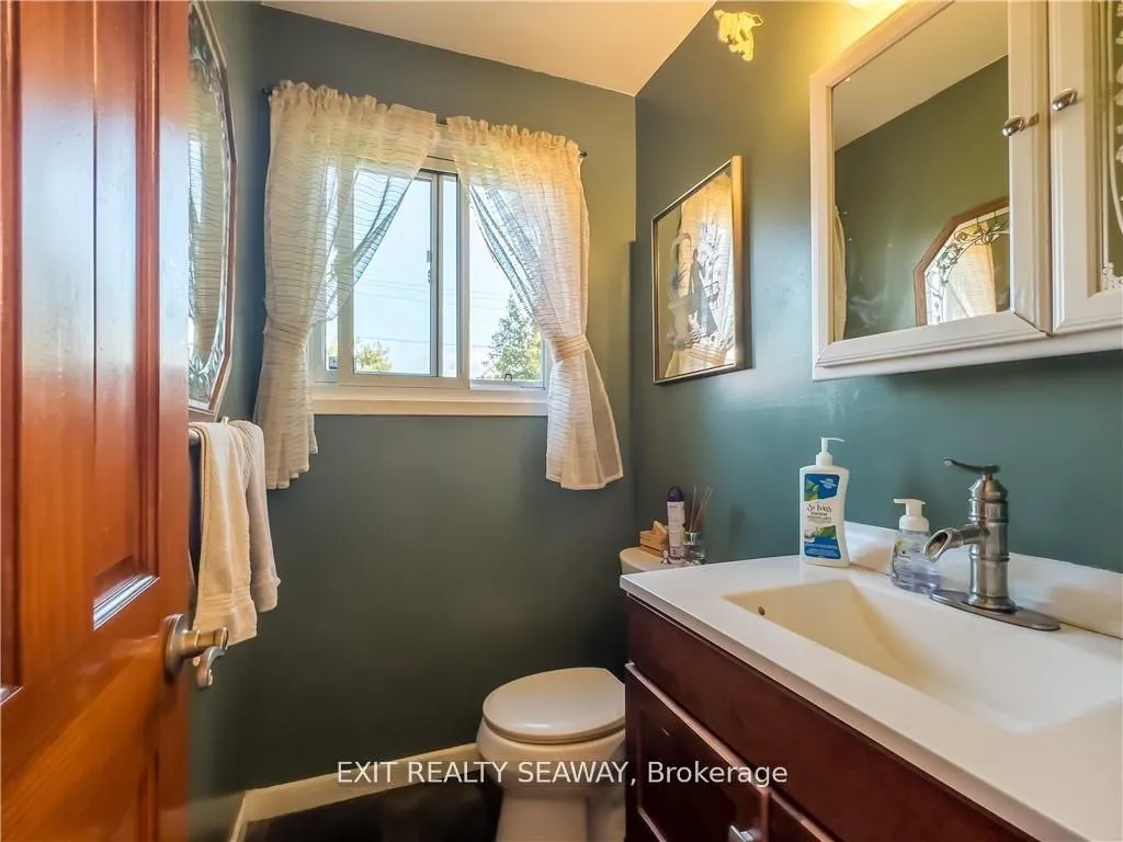 Photo 12 of 400 Lynwood Drive, Cornwall — HOMEH