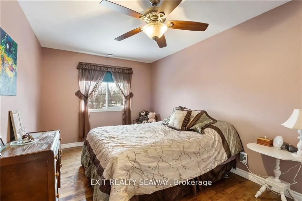 Photo 16 of 400 Lynwood Drive, Cornwall — HOMEH