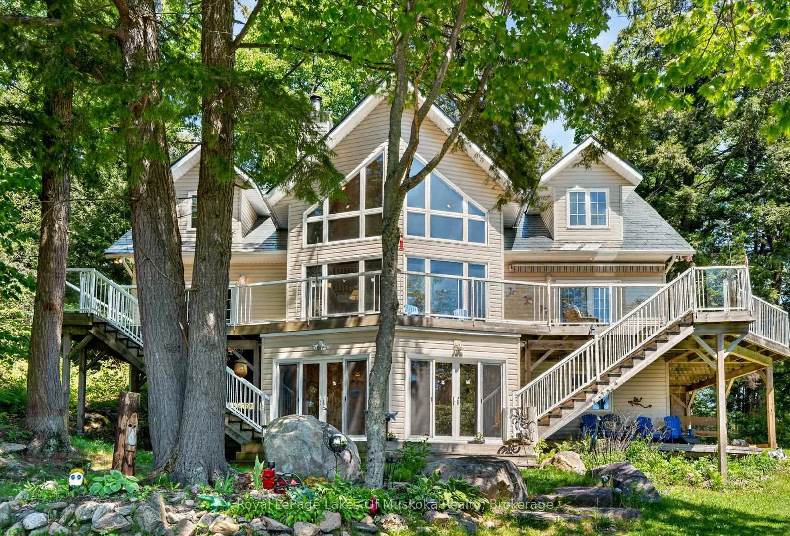 Photo 3 of 206 MacBeth Island, Bracebridge, Oakley — HOMEH