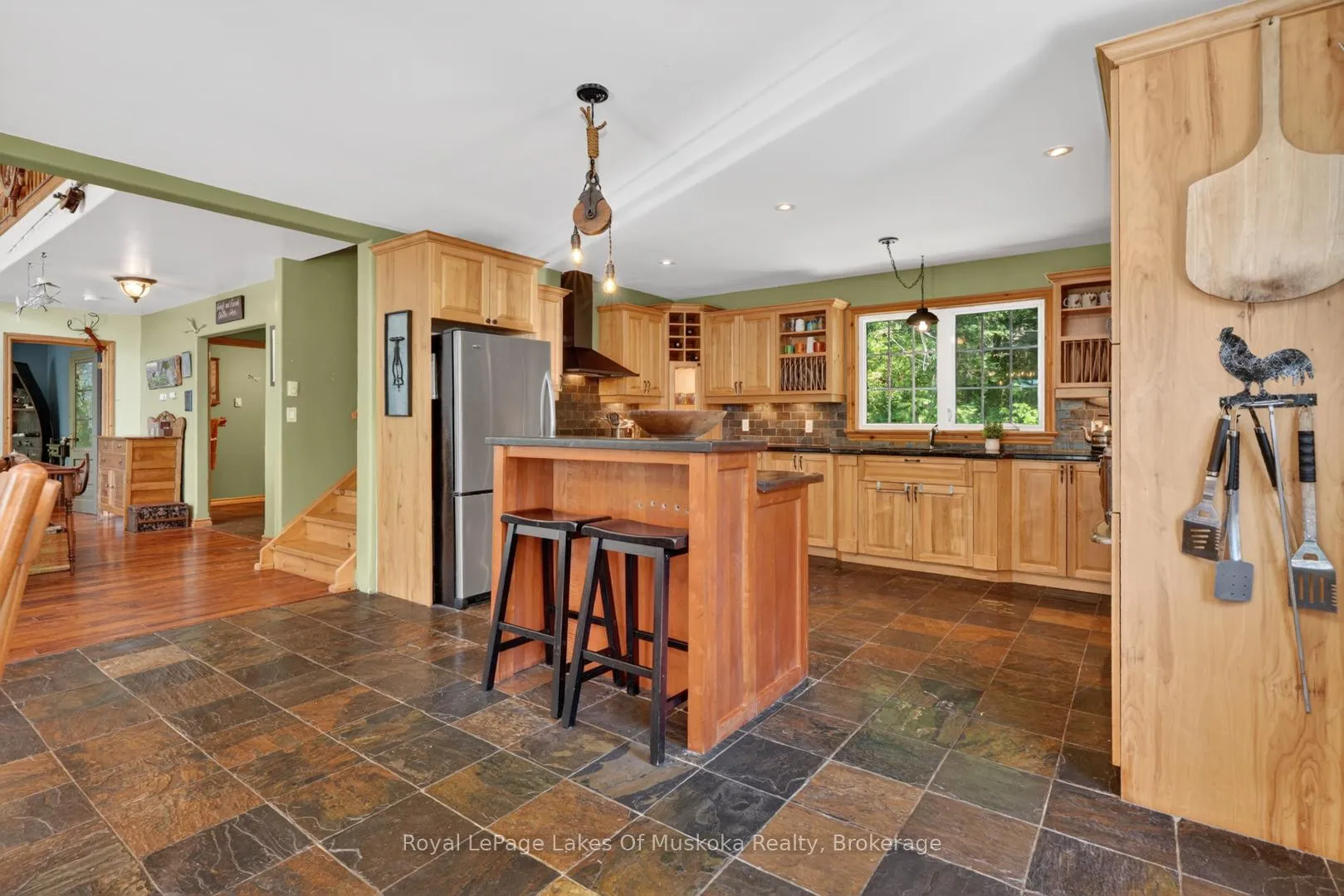 Photo 10 of 206 MacBeth Island, Bracebridge, Oakley — HOMEH