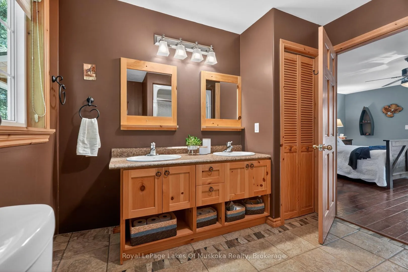 Photo 23 of 206 MacBeth Island, Bracebridge, Oakley — HOMEH