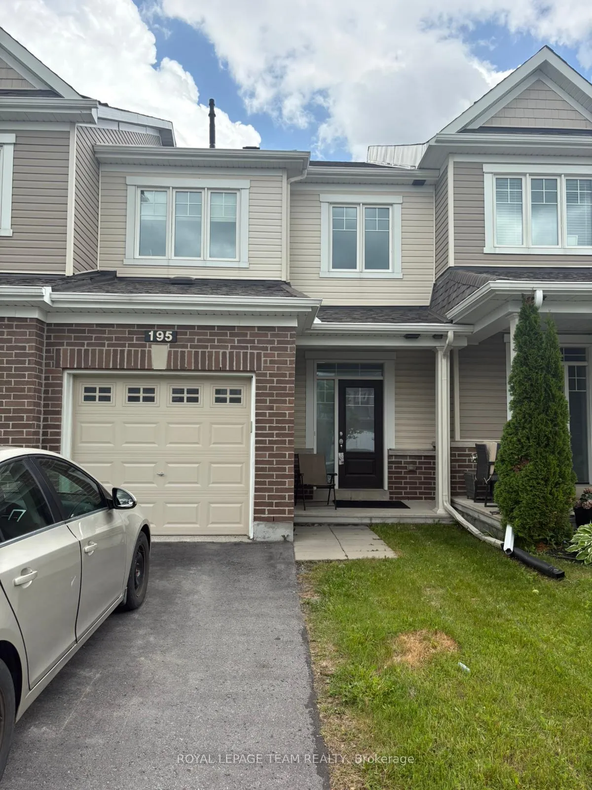 Front of 195 Kimpton Drive