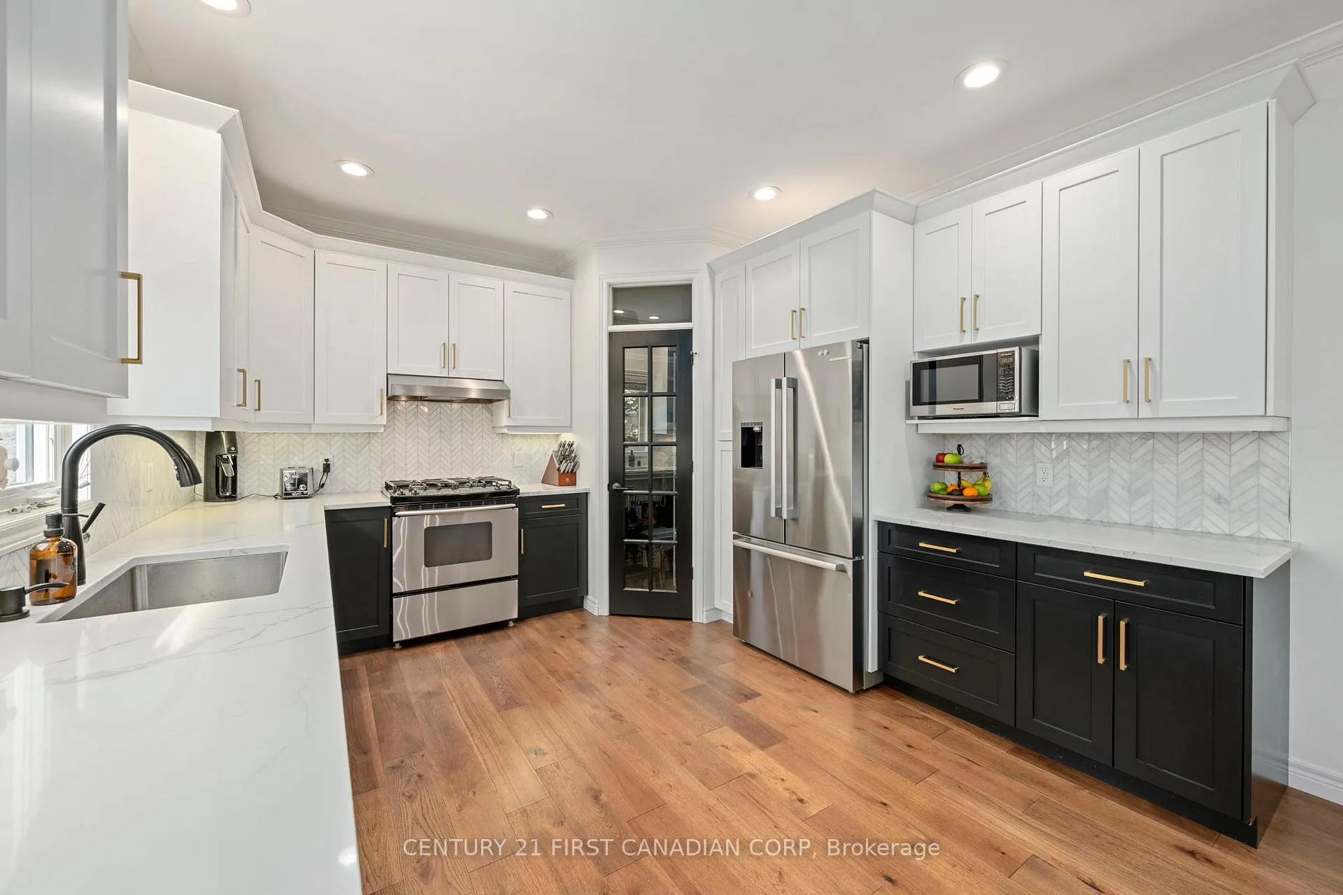 Photo 13 of 932 Cranbrook Road, London, South L — HOMEH