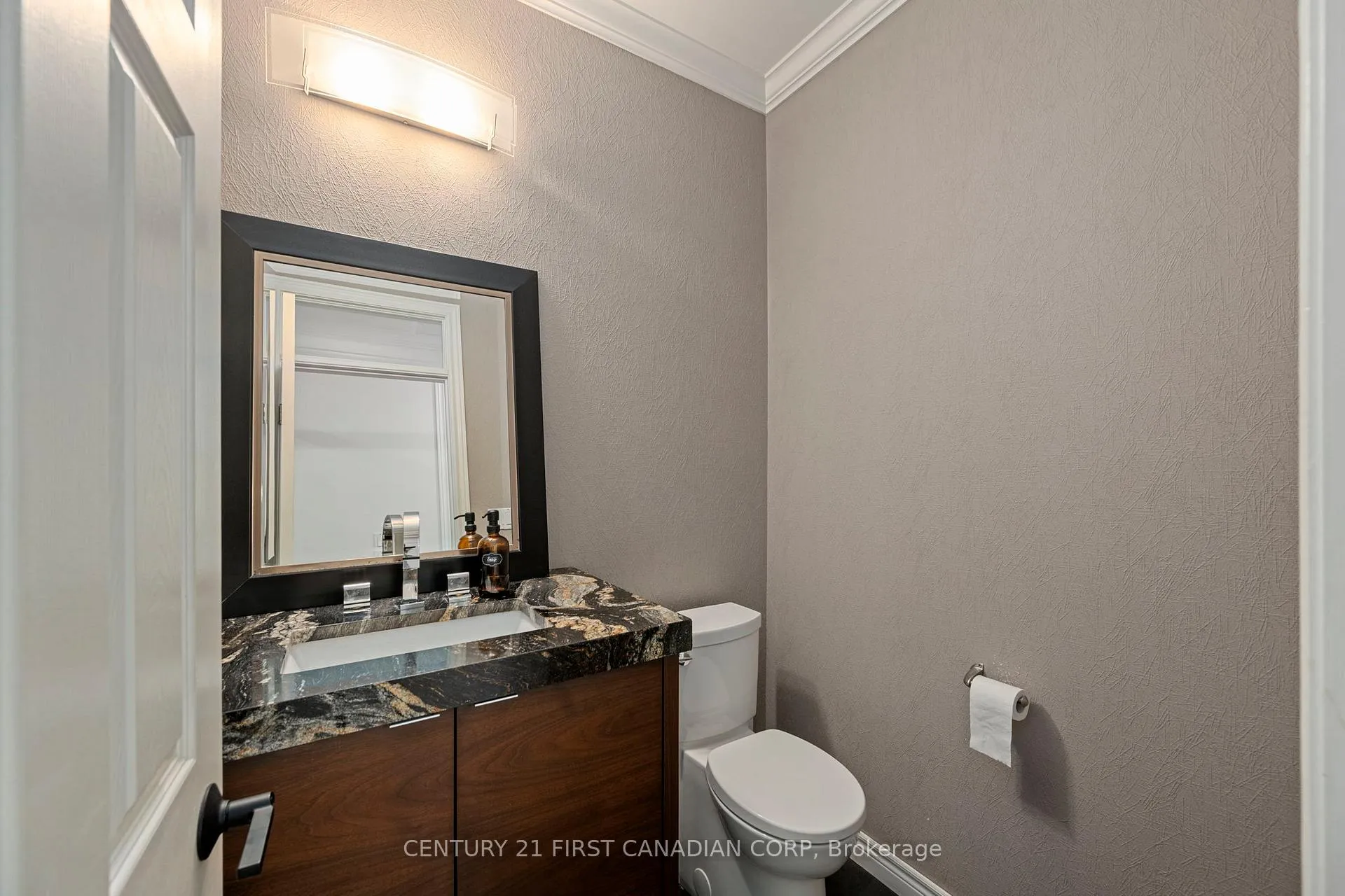 Photo 15 of 932 Cranbrook Road, London, South L — HOMEH