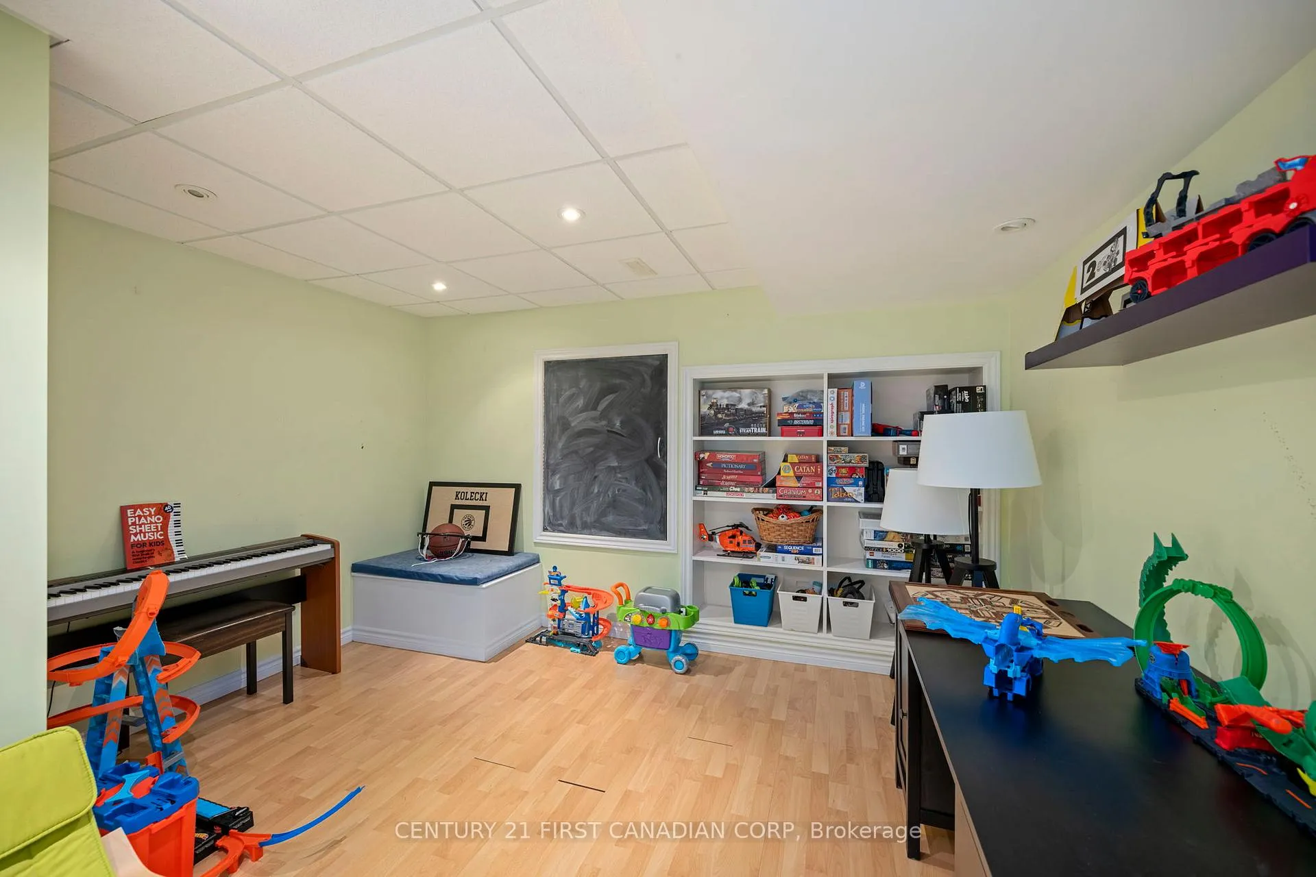 Photo 28 of 932 Cranbrook Road, London, South L — HOMEH