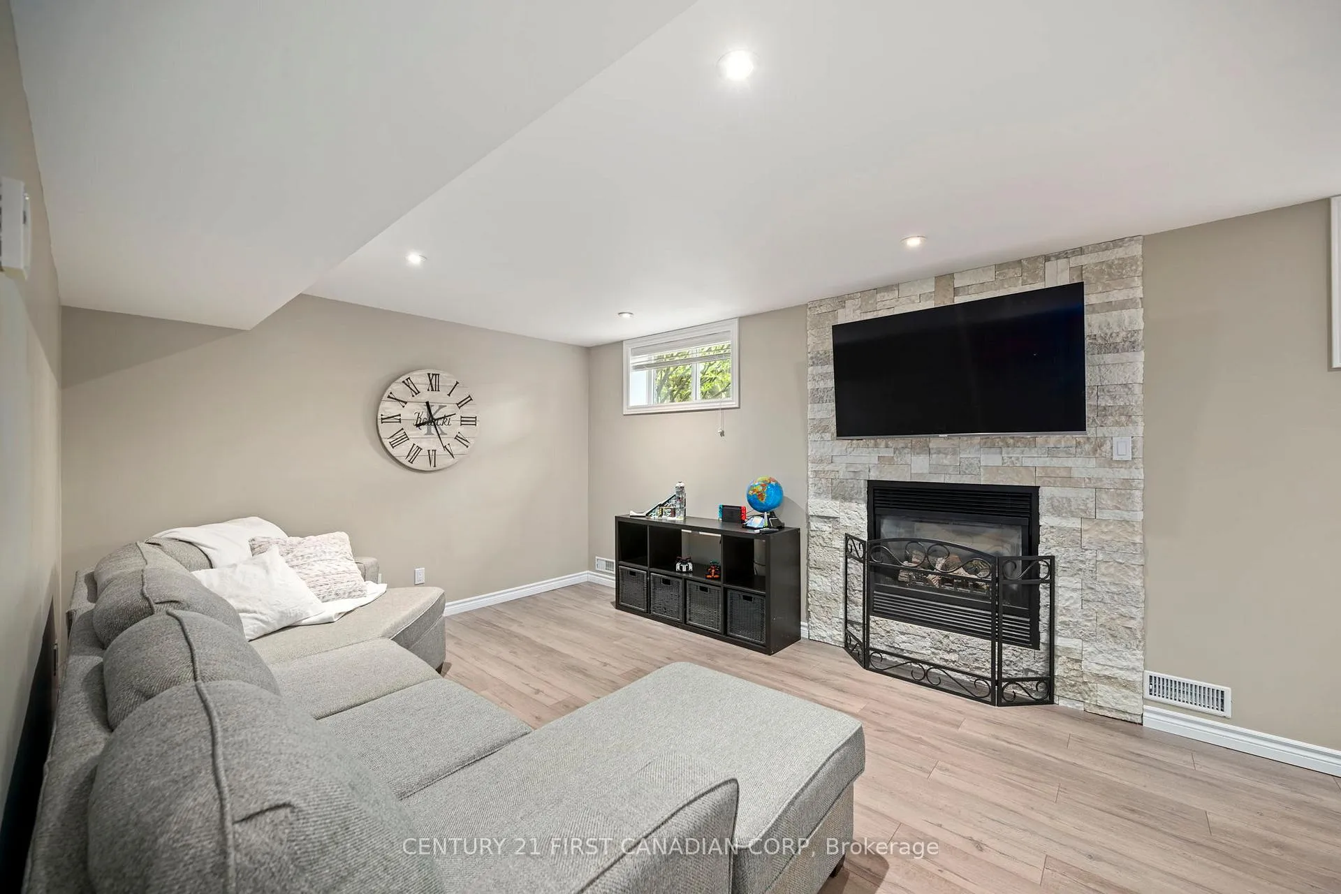 Photo 30 of 932 Cranbrook Road, London, South L — HOMEH