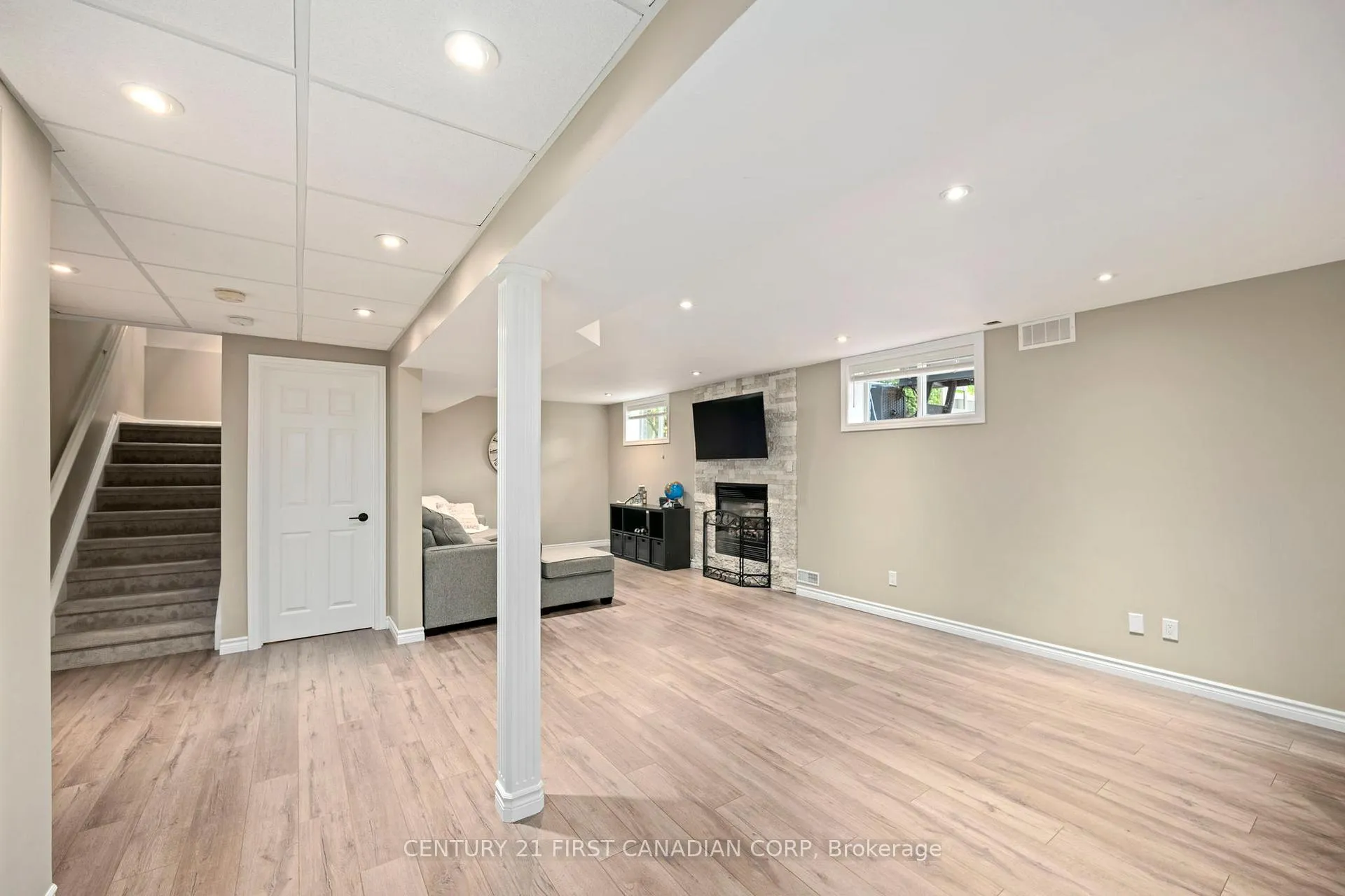 Photo 33 of 932 Cranbrook Road, London, South L — HOMEH