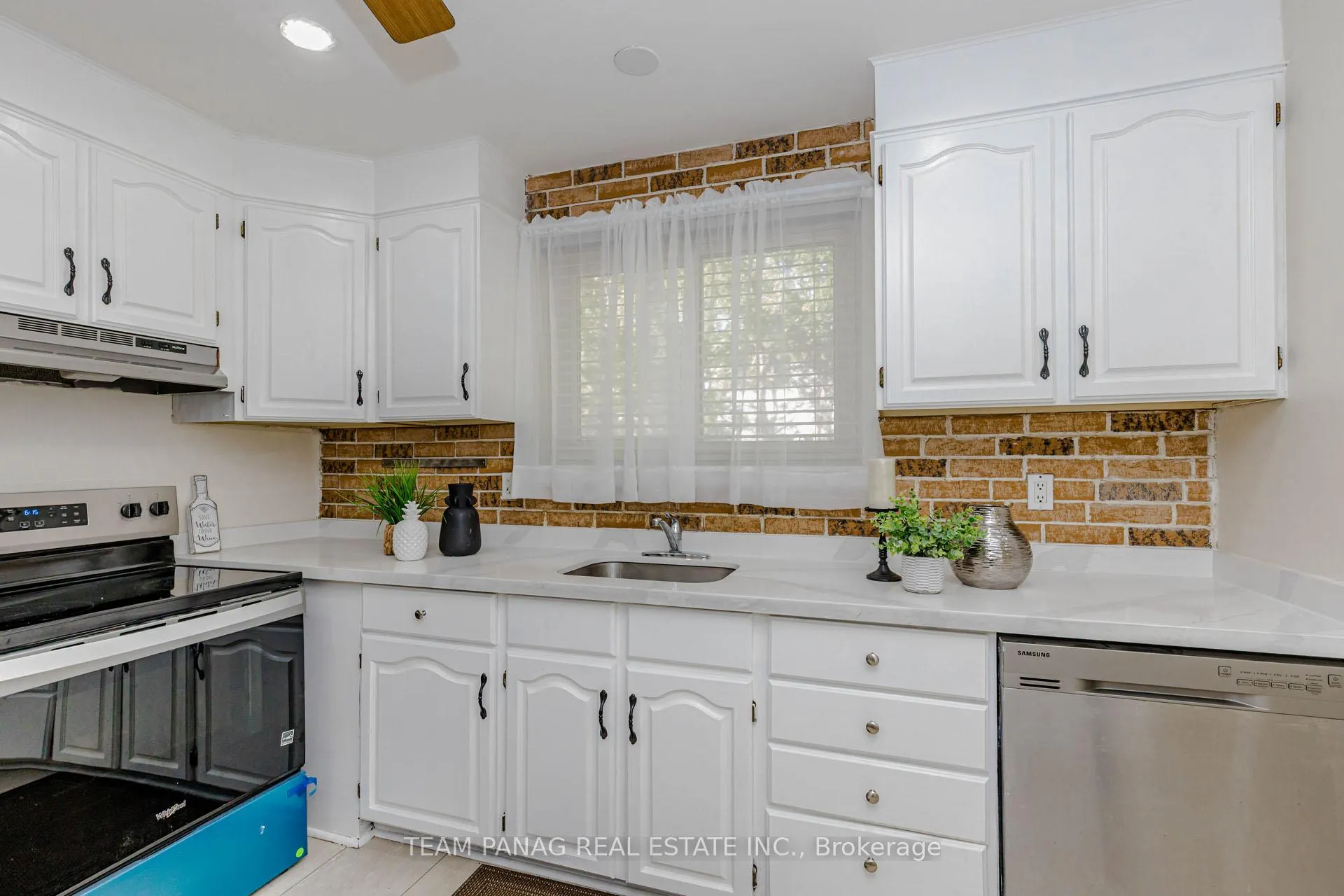Photo 15 of 141 Fallingdale Crescent, Brampton, Southgate — HOMEH