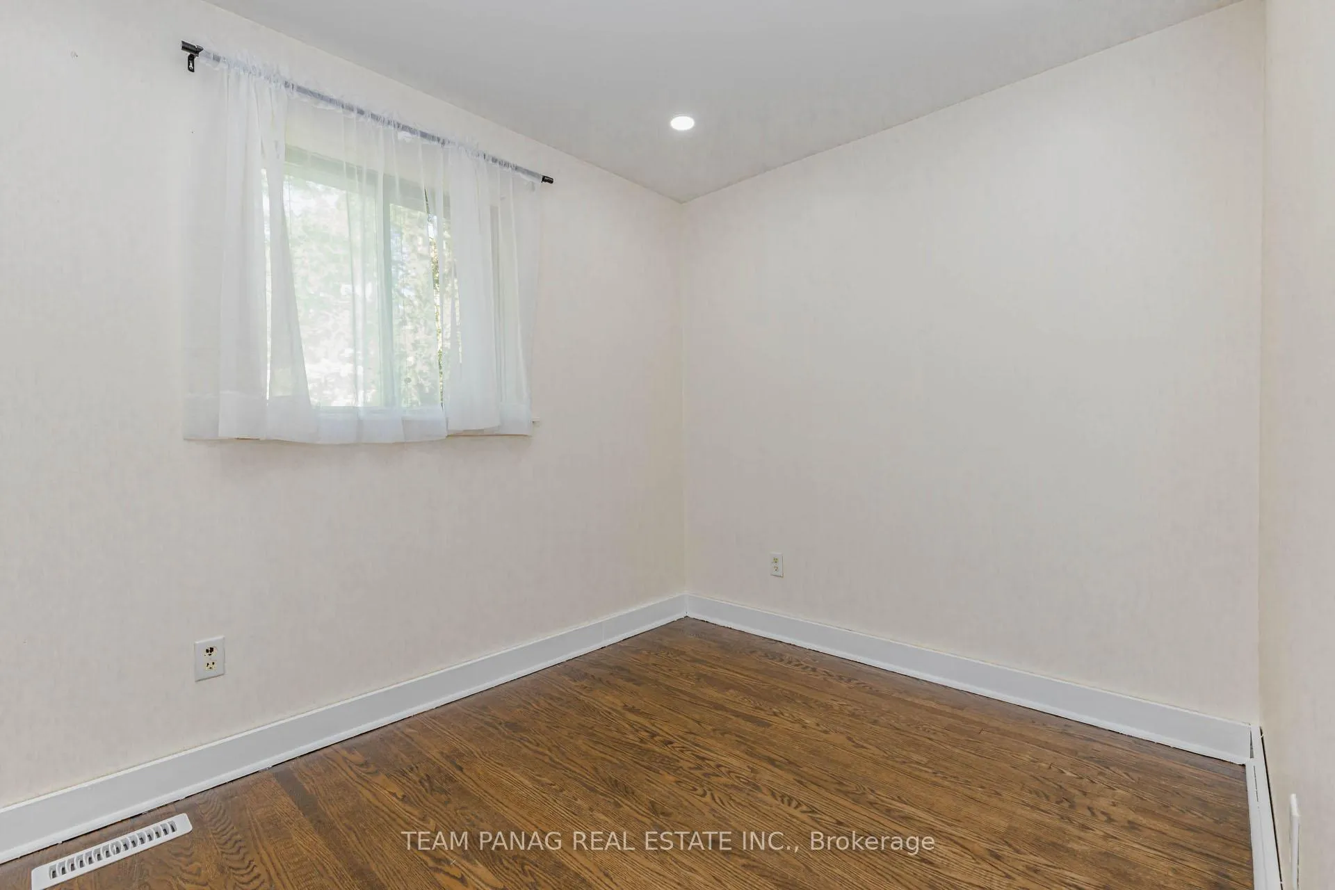 Photo 21 of 141 Fallingdale Crescent, Brampton, Southgate — HOMEH