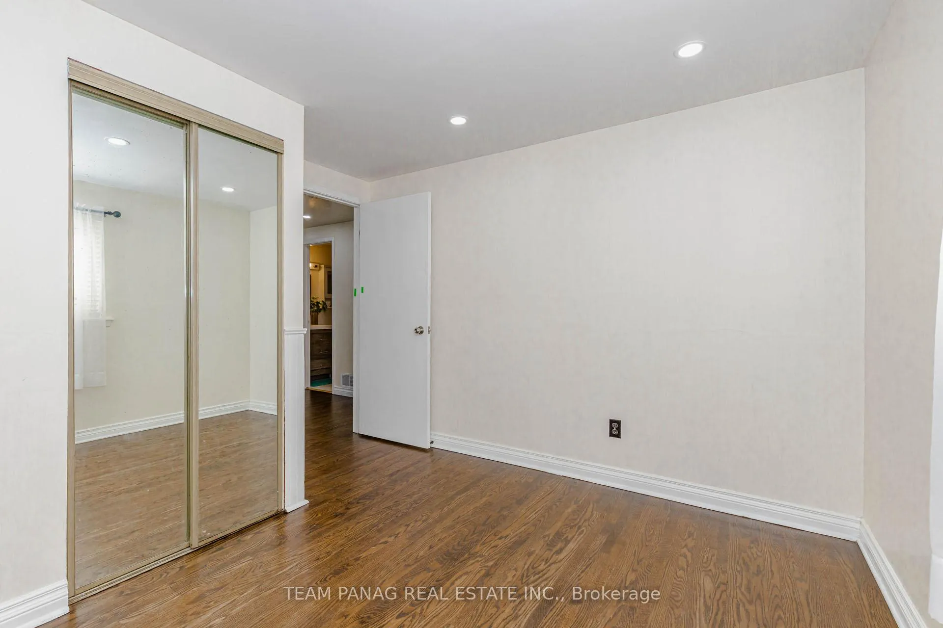 Photo 25 of 141 Fallingdale Crescent, Brampton, Southgate — HOMEH