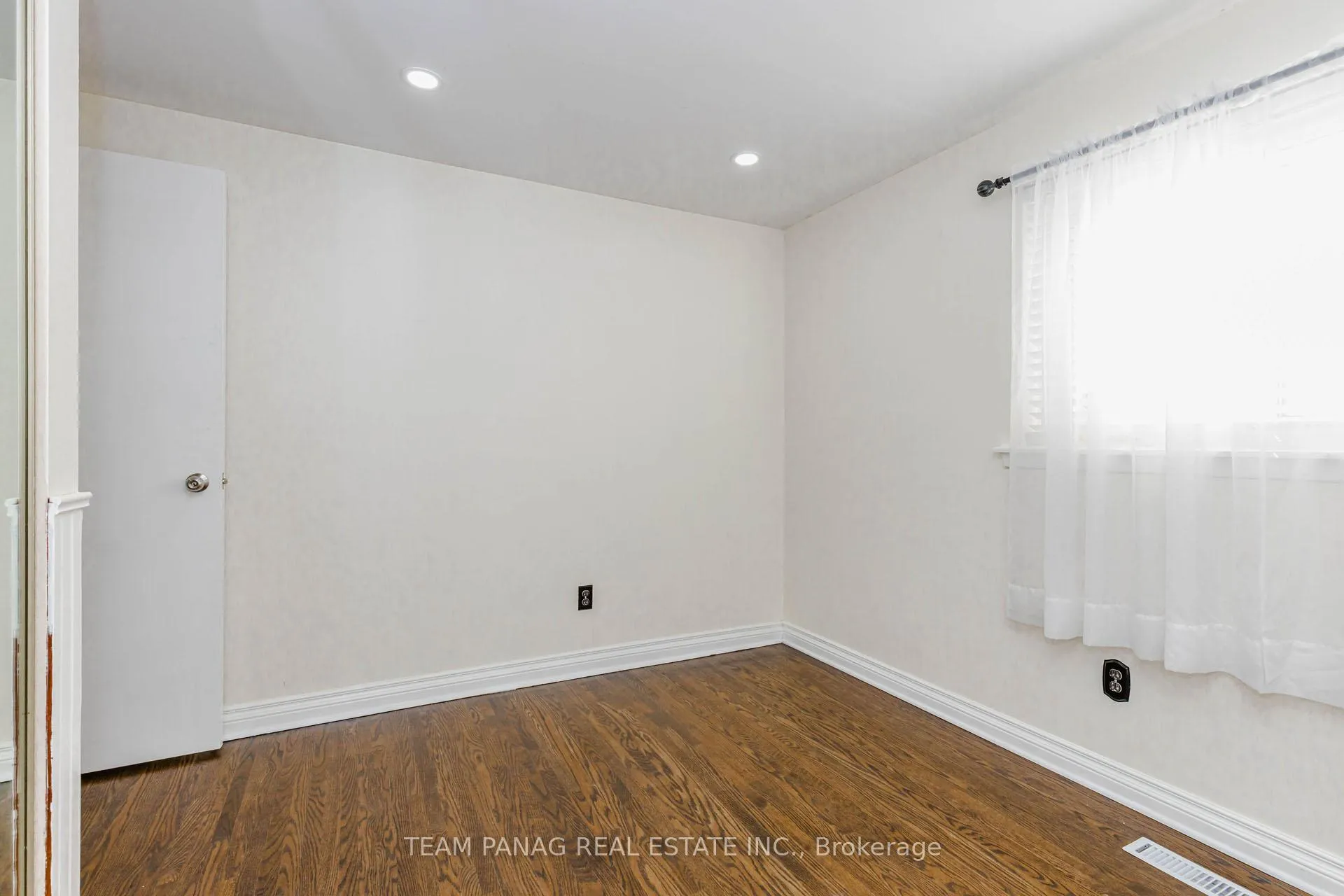 Photo 26 of 141 Fallingdale Crescent, Brampton, Southgate — HOMEH